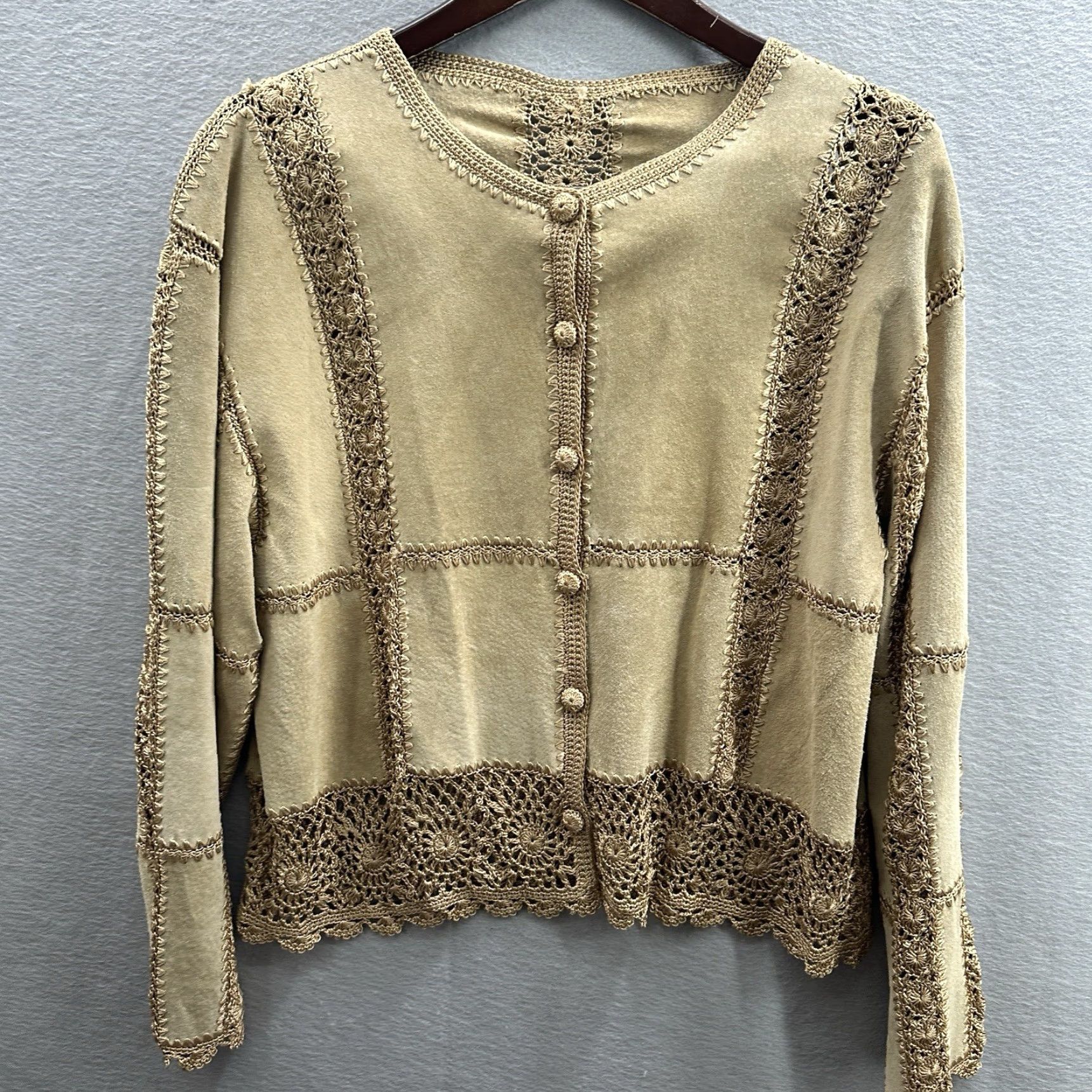 Vintage VINTAGE Suede & Crochet Tan Jacket Hippy Boho Grunge Quiet 70s y2k Women’s L Jacket Tan Boho Hippie 70s Womens L Size L / US 10 / IT 46 - 3 Thumbnail