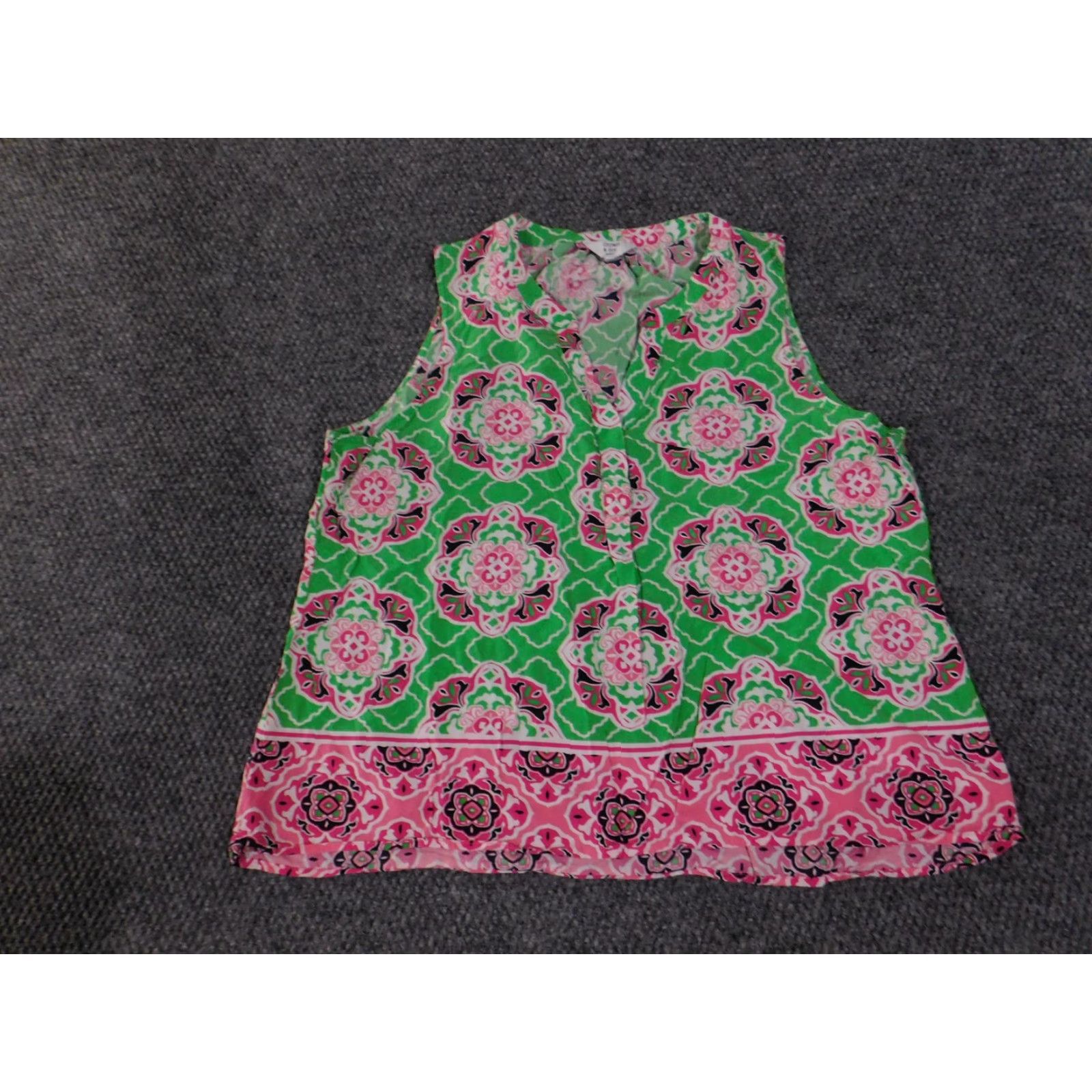 Vintage Crown & Ivy Blouse Womens Petites PXL Green Pink Sleeveless Floral Border Print Henley Button Short Neckline/Boho Casual Size XL / US 12-14 / IT 48-50 - 3 Thumbnail
