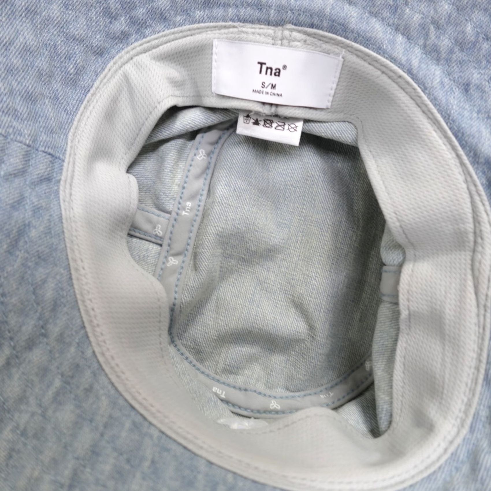 TNA TNA Womens Bucket Hat Small Medium Blue Denim Embroidered Aritzia Size ONE SIZE - 5 Thumbnail