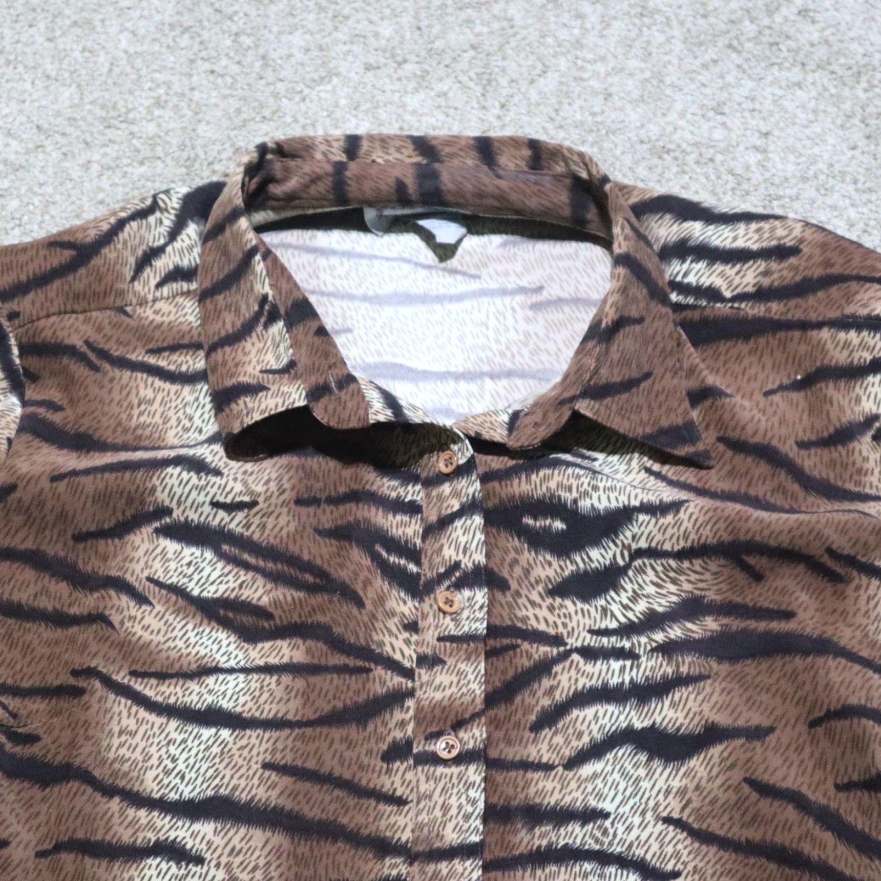Vintage VINTAGE Jane Ashley Shirt Women's 18/20 Brown Animal Print Button-Front Long Sleeve Blouse Size M / US 6-8 / IT 42-44 - 2 Thumbnail