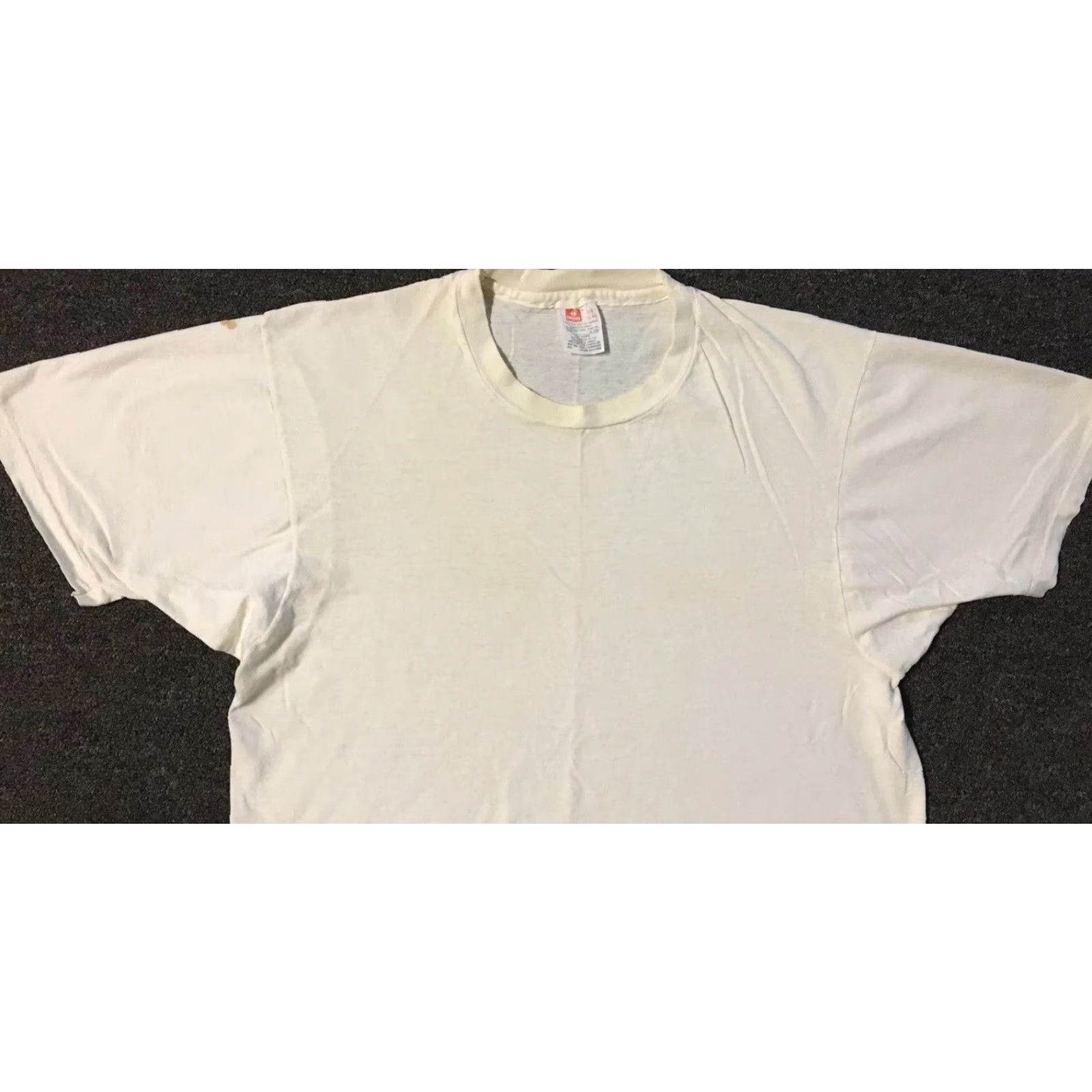 Hanes VINTAGE Hanes 80s 90s Shirt S Grunge Biker Punk Skate Surf Trucker Distressed White Mens Short Sleeve T-Shirt Streetwear 90s Size US S / EU 44-46 / 1 - 6 Thumbnail
