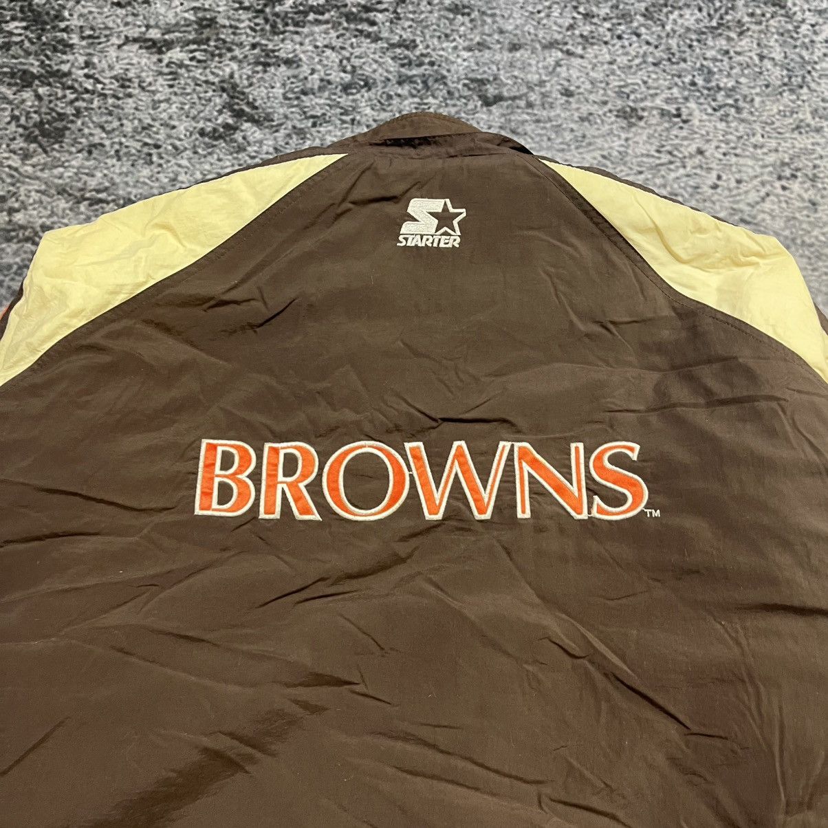 Starter VINTAGE 90s CLEVELAND BROWNS STARTER NFL PUFFER JACKET Size US L / EU 52-54 / 3 - 12 Thumbnail