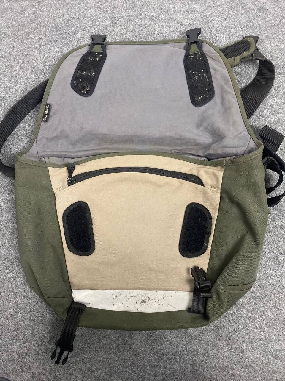Crumpler vintage y2k crumpler messenger bag nice design Size ONE SIZE - 7 Thumbnail