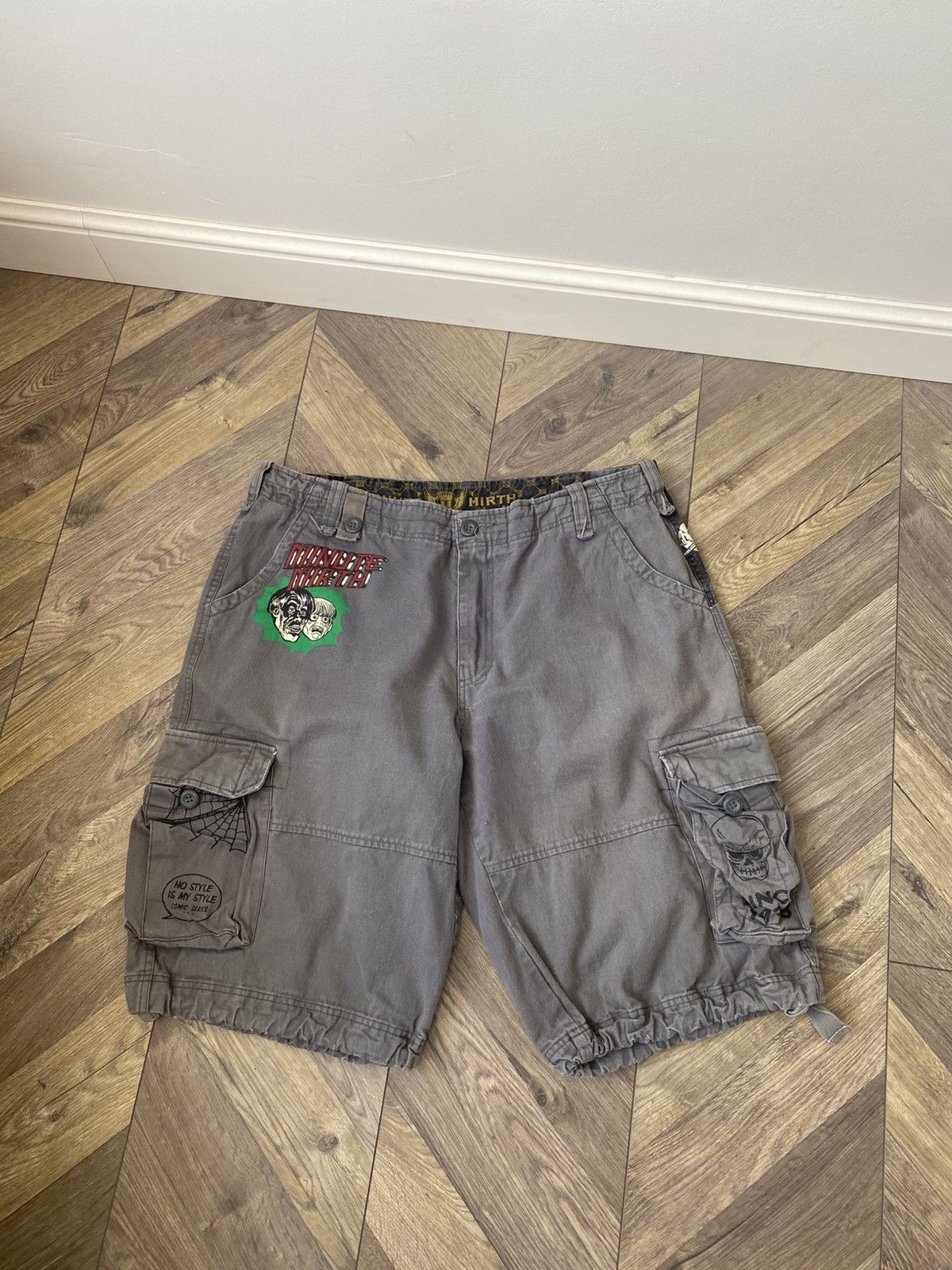 Japanese Brand × Vintage Vintage Minute Mirth Y2K Ed Hardy Style Cargo shorts Size US 40 / EU 56 - 2 Thumbnail