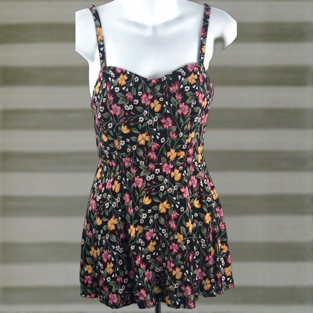 Old Navy Old Navy Camisole Tank XS Black Floral Strappy Smocked Flowy Cottage Size XS / US 0-2 / IT 36-38 - 1 Thumbnail