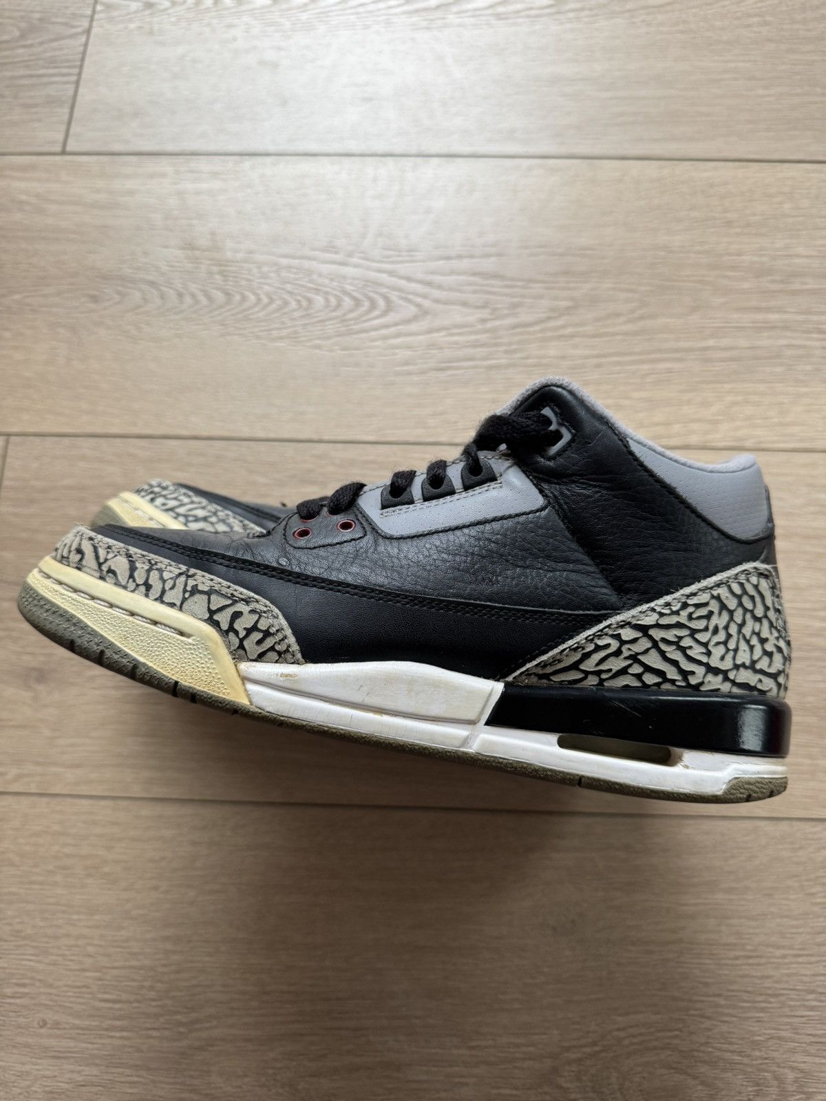 Jordan Brand 2011 Jordan 3 Black Cement Size US 7 / EU 40 - 1 Thumbnail
