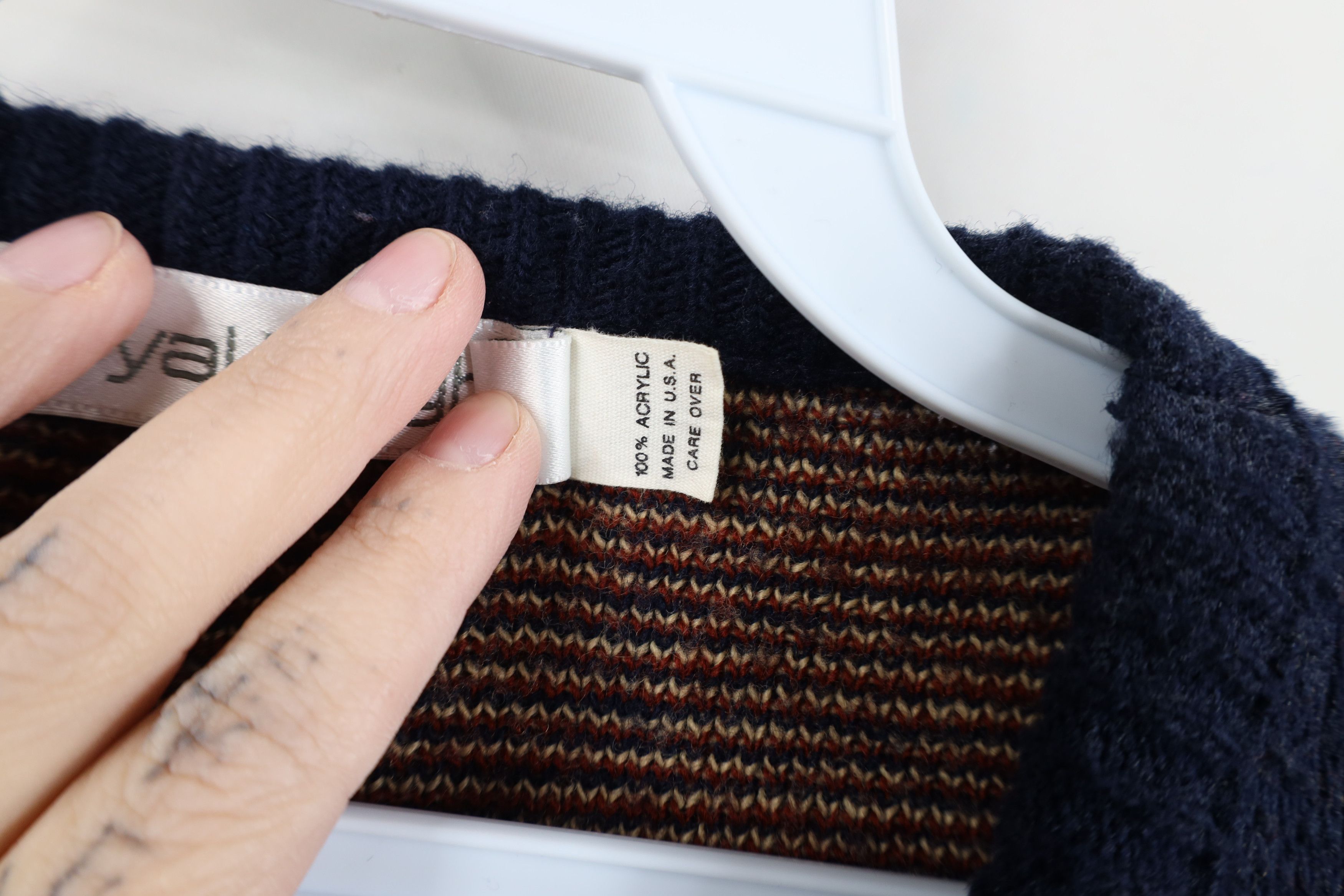 Vintage Vintage 70s Streetwear Diamond Knit V-Neck Sweater Vest USA Size US L / EU 52-54 / 3 - 10 Thumbnail