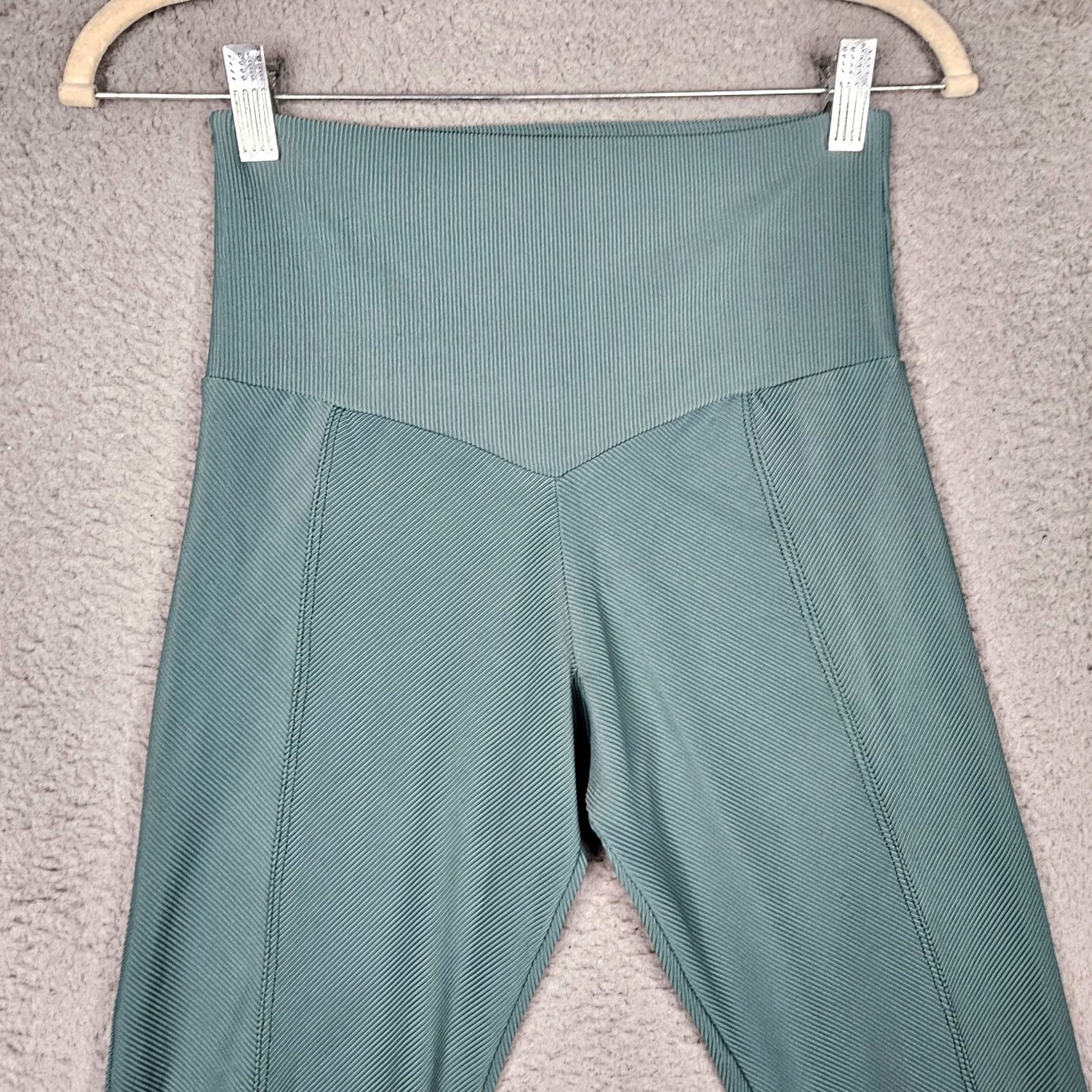 Vintage Onzie Women’s Ribbed High waisted Green Leggings S/M Size 28" / US 6 / IT 42 - 6 Thumbnail