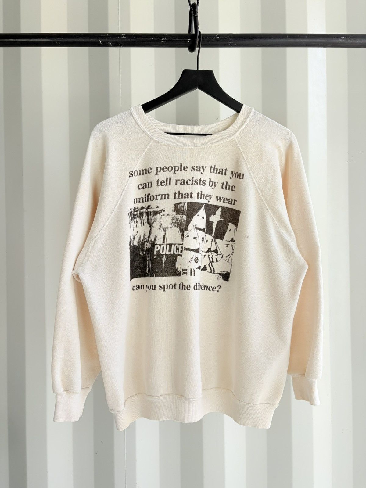 Vintage Vintage Racist Cops Sweater Thrashed Faded Grunge Band Size US L / EU 52-54 / 3 - 1 Thumbnail