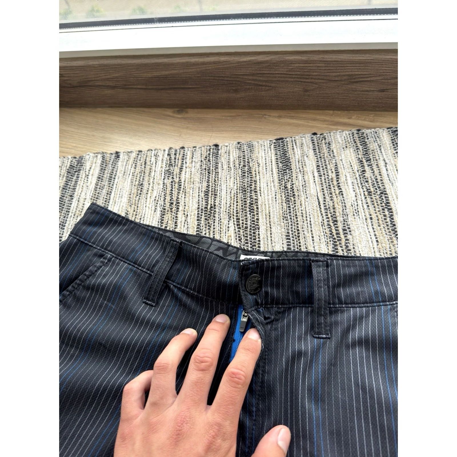 Oakley VINTAGE Oakley Shorts Men Darck Blue 31 Chino 90s Streetwear Logo Pockets Casual Size US 29 - 7 Thumbnail