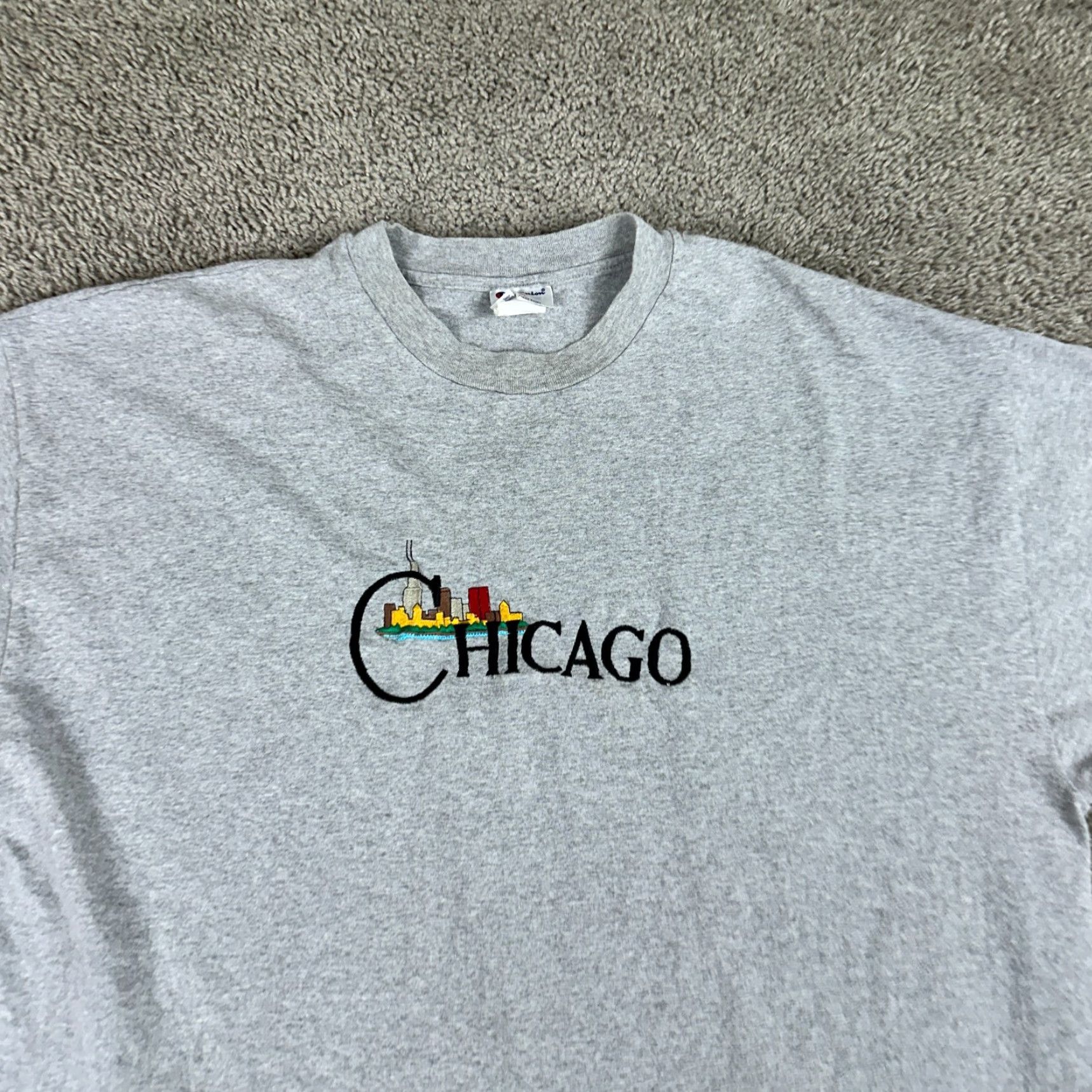 Champion Chicago Champion Shirt Mens 2XL Gray City Skyline Embroidered Short Sleeve T-Shirt Size US XXL / EU 58 / 5 - 3 Thumbnail