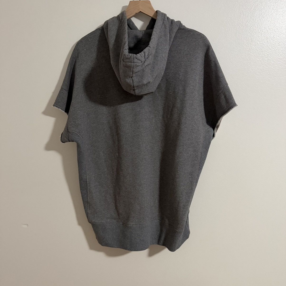 Givenchy Givenchy Grey Short Sleeve Raw-Edge Trim Hoodie Size US XL / EU 56 / 4 - 2 Thumbnail