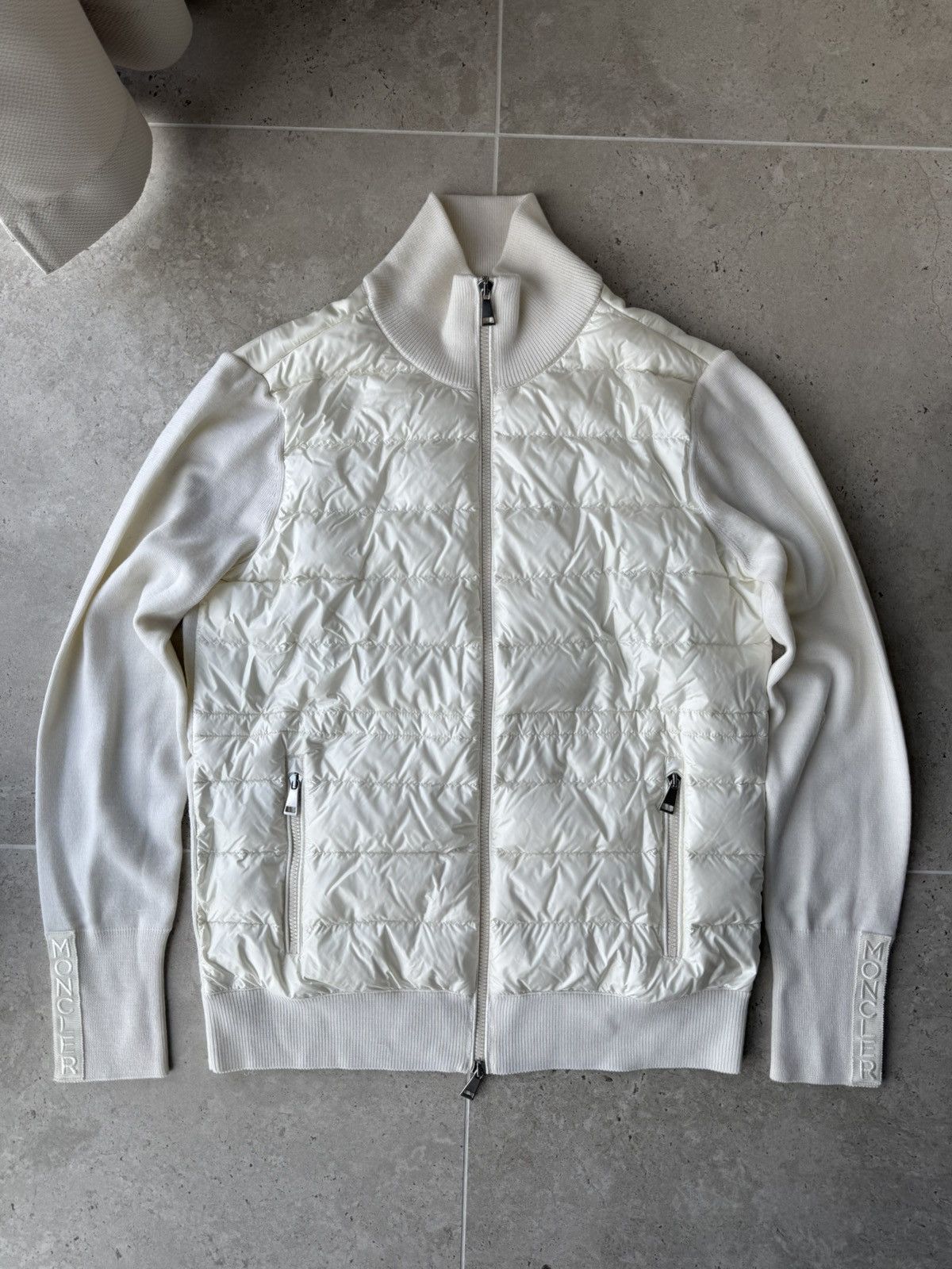 Moncler Moncler MAGLIONE TRICOT CARDIGAN KNITTED CARDIGAN Size M / US 6-8 / IT 42-44 - 1 Thumbnail