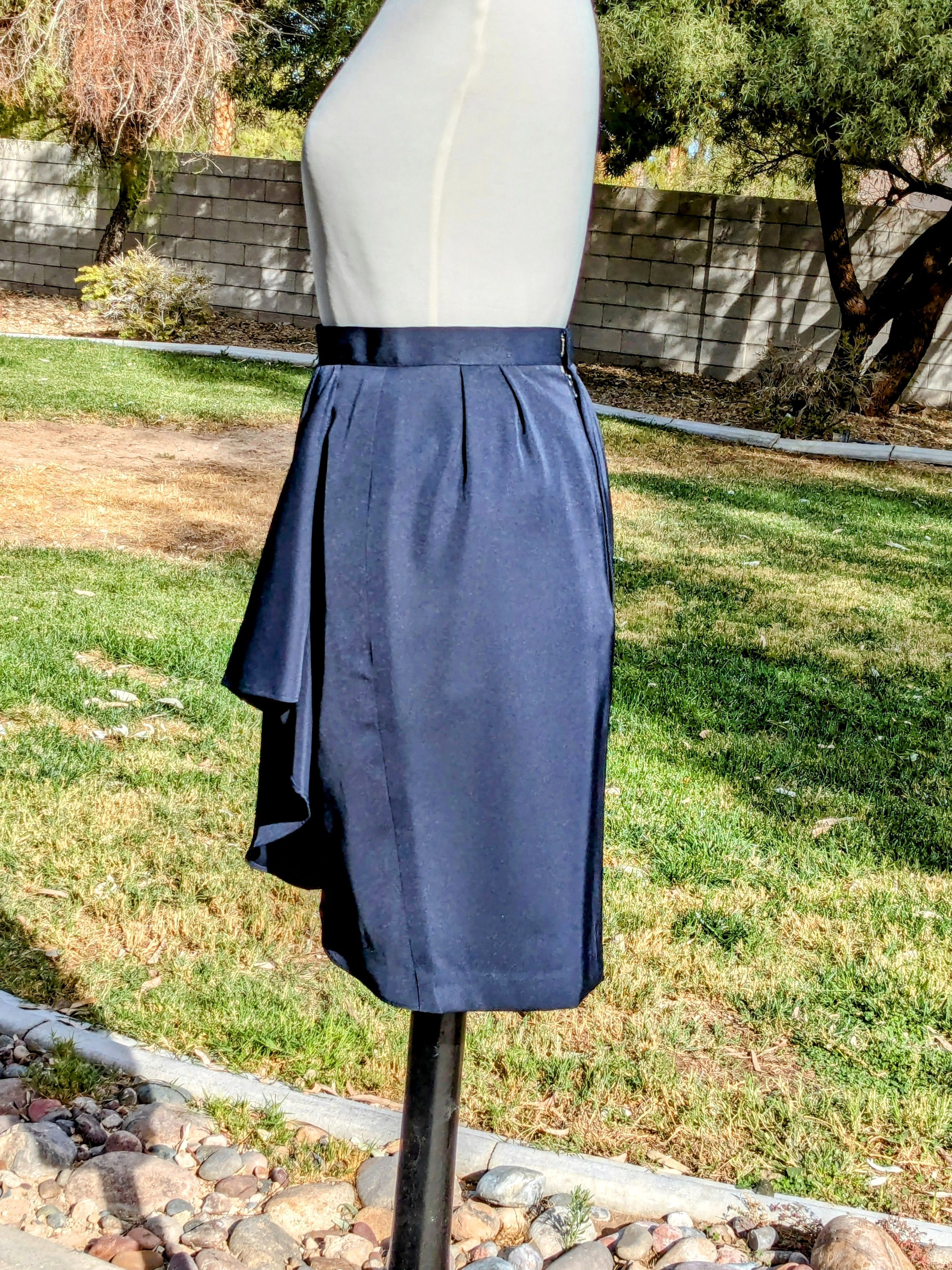 Vintage Vintage 1980s Petite Ruffled Retro A-Line Midi Skirt EUC Size 26" / US 2 / IT 38 - 5 Thumbnail