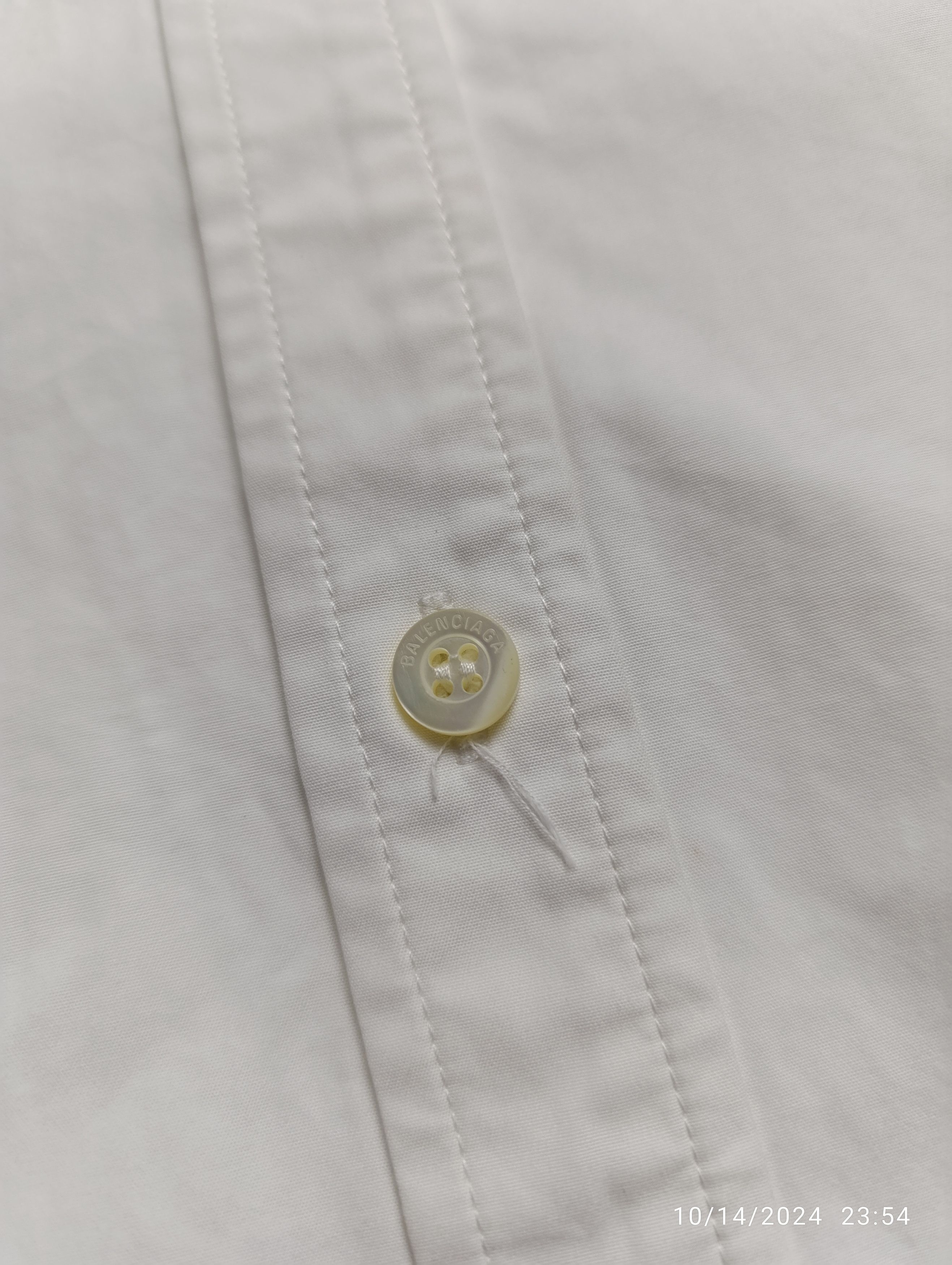 Balenciaga BALENCIAGA S/S 2020 RUBBER LOGO COLLAR CLASSIC SHIRT Size US L / EU 52-54 / 3 - 8 Thumbnail