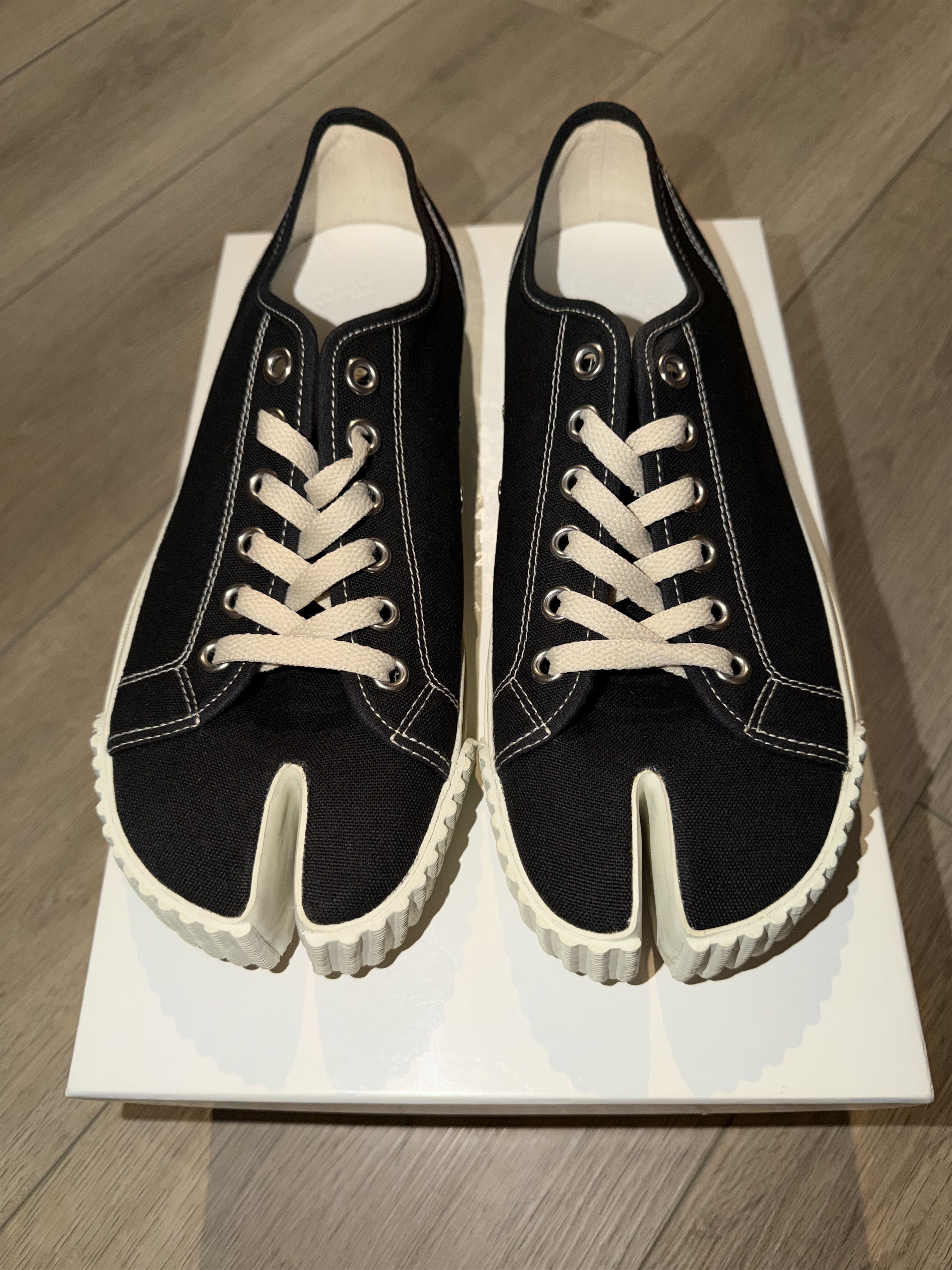 Maison Margiela Maison Margiela Wmns Tabi Low 'Black White' Size US 11 / IT 41 - 1 Thumbnail