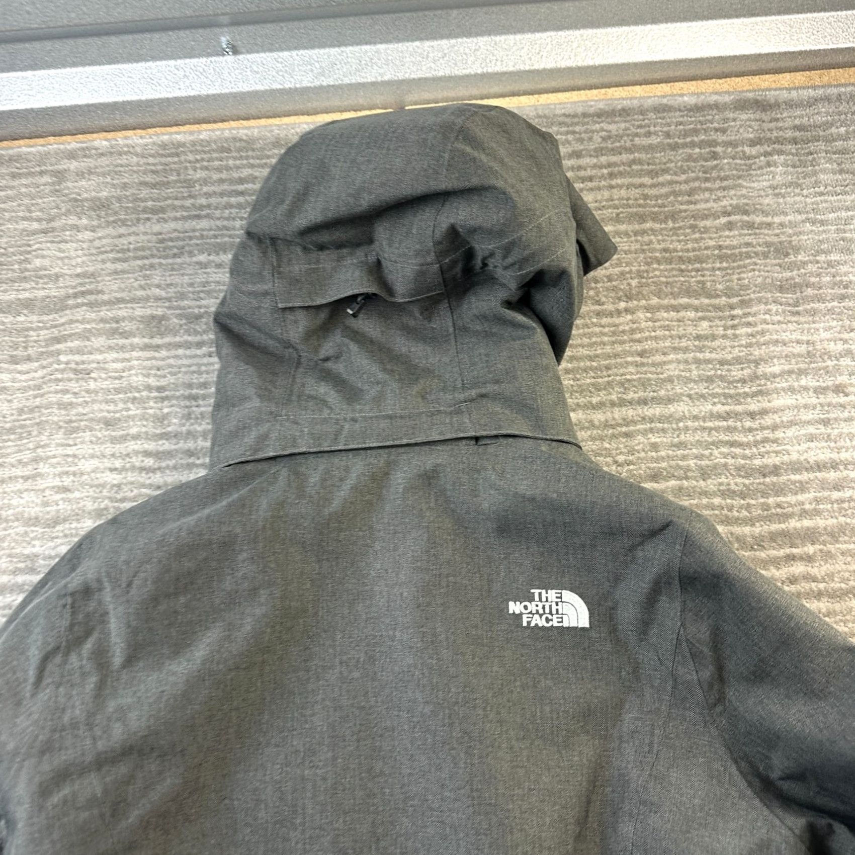 The North Face The North Face Jacket Womens Small Gray Inlux Insulated Hyvent Parka Size S / US 4 / IT 40 - 5 Thumbnail