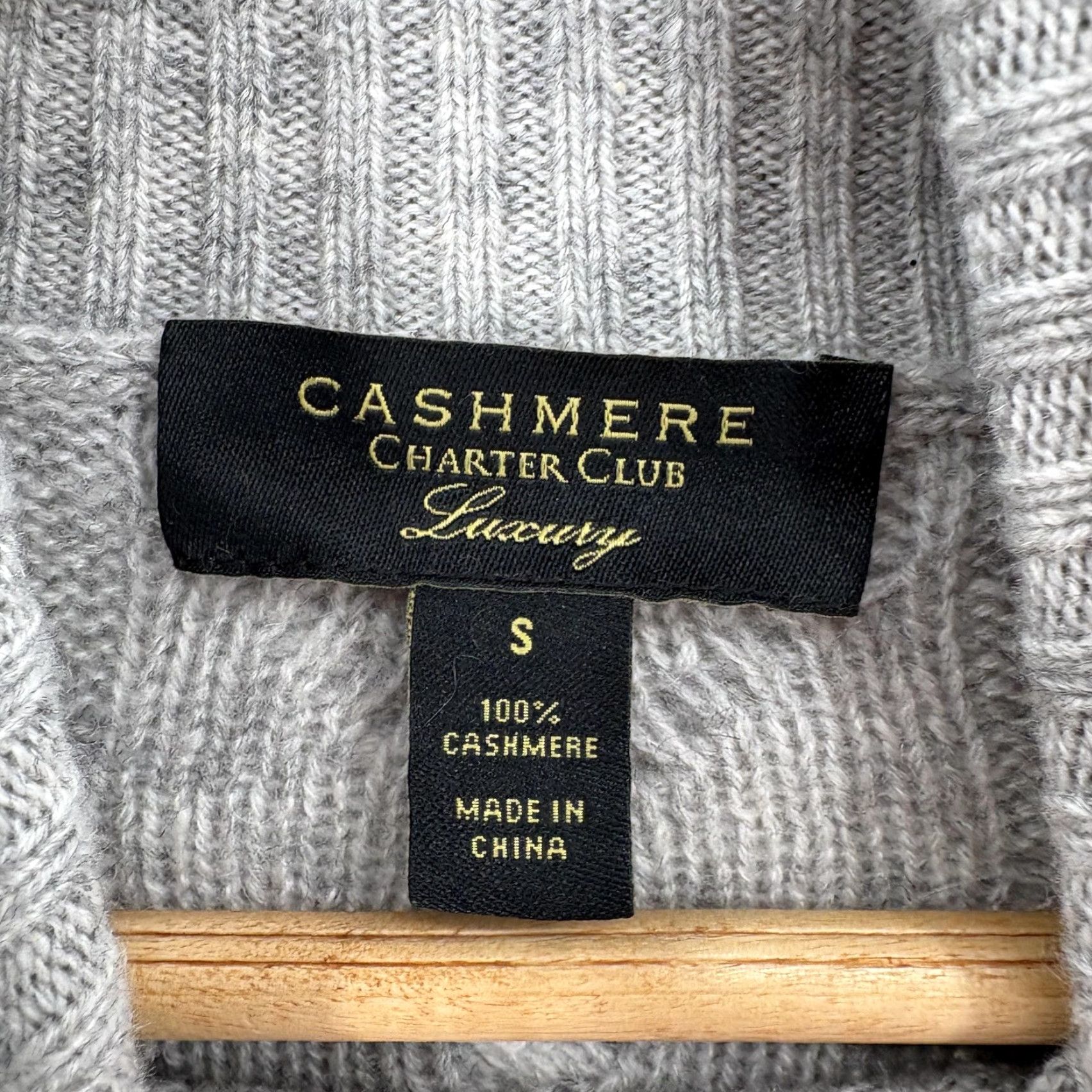 Charter Club VINTAGE Charter Club Sweater Womens Small Gray Luxury Cashmere Cable Knit Turtleneck Size S / US 4 / IT 40 - 4 Thumbnail