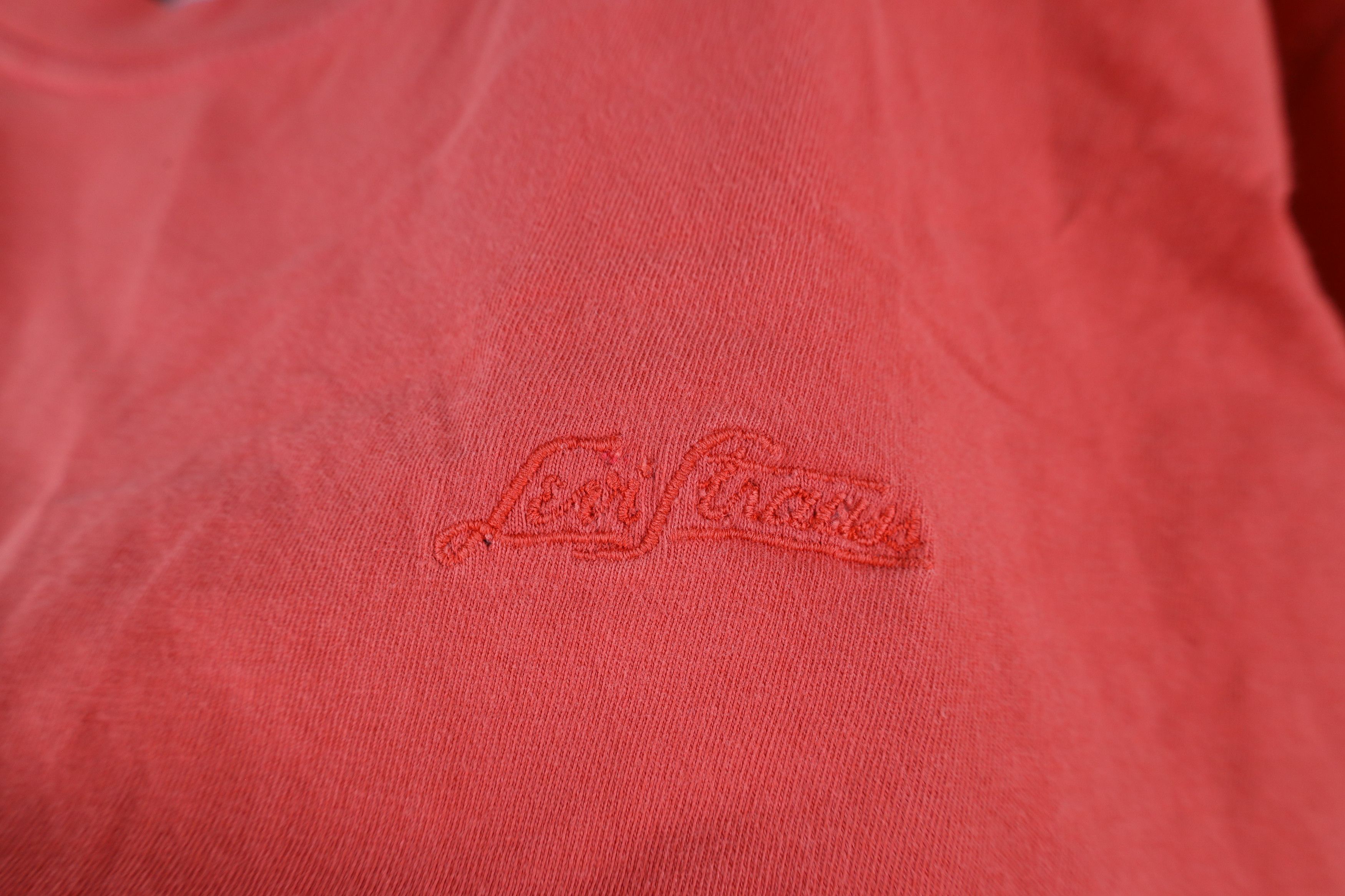 Levi's × Vintage Vintage 90s Levis Spell Out Script T-Shirt Coral Pink Cotton Size US M / EU 48-50 / 2 - 4 Thumbnail