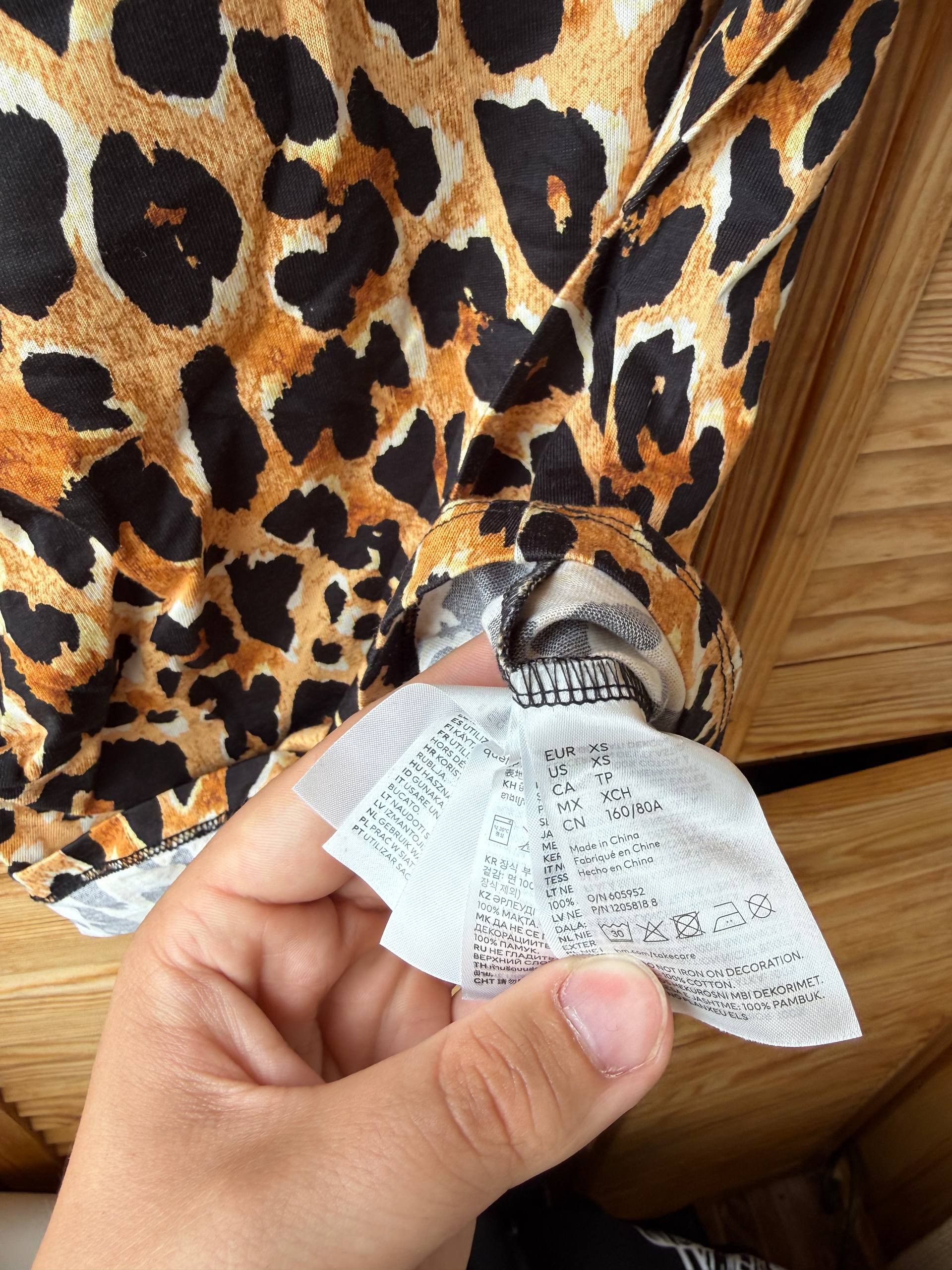 H&M Paco Rabanne H&M Leopard Print T-Shir Size XS / US 0-2 / IT 36-38 - 6 Thumbnail
