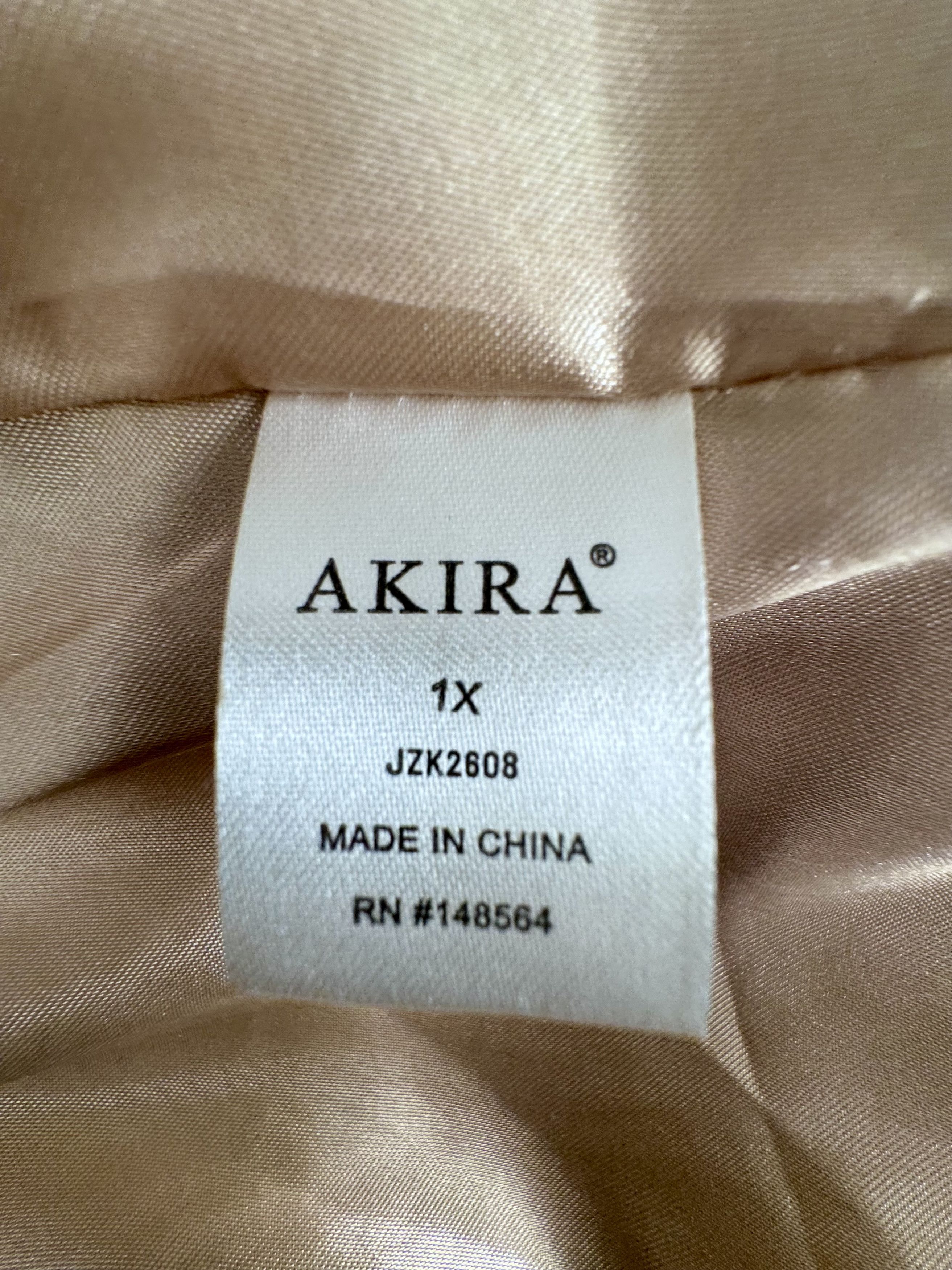 Akira AKIRA OVERSIZED CROPPED JOJO GOLDEN FAUX FUR COAT Size XL / US 12-14 / IT 48-50 - 9 Thumbnail