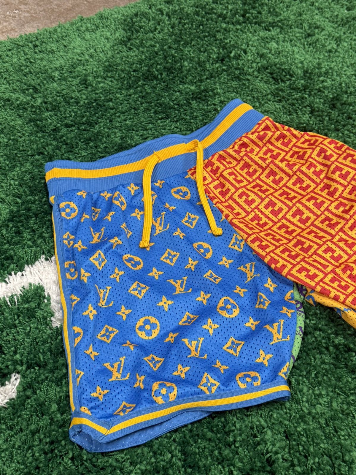 Market Chinatown Market Mesh Secret Club Basketball Shorts Small Size US 30 / EU 46 - 2 Thumbnail