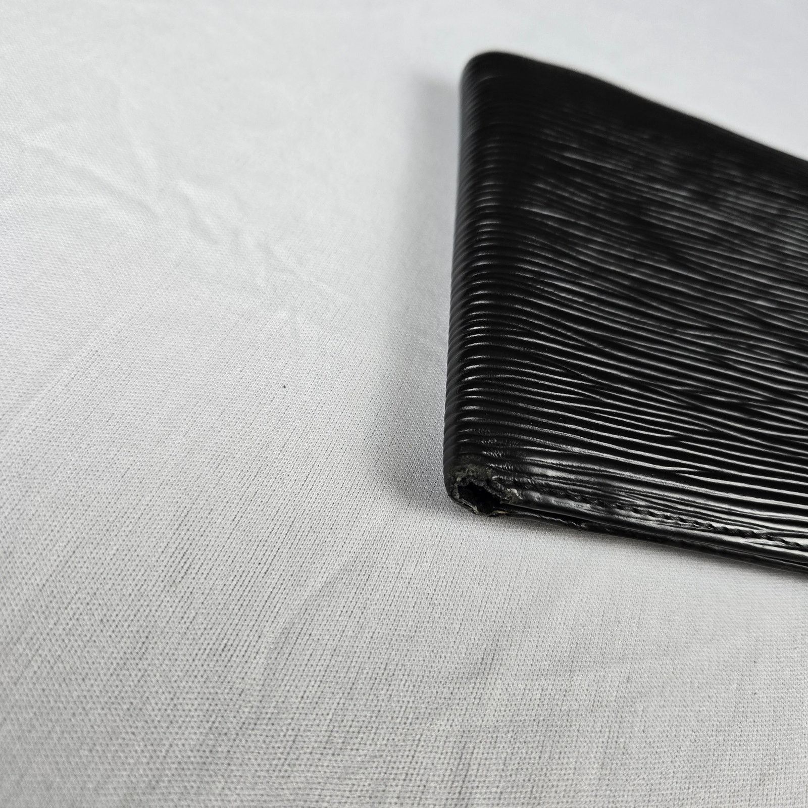 Louis Vuitton Louis Vuitton Black Leather Epi Bifold Wallet Size ONE SIZE - 14 Thumbnail