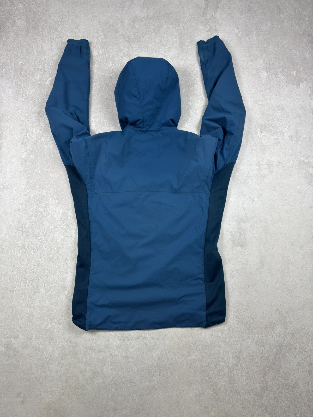 Arc'teryx Vintage Arcteryx Atom LT Light Puffer Jacket Outdoor size M Size US M / EU 48-50 / 2 - 17 Thumbnail