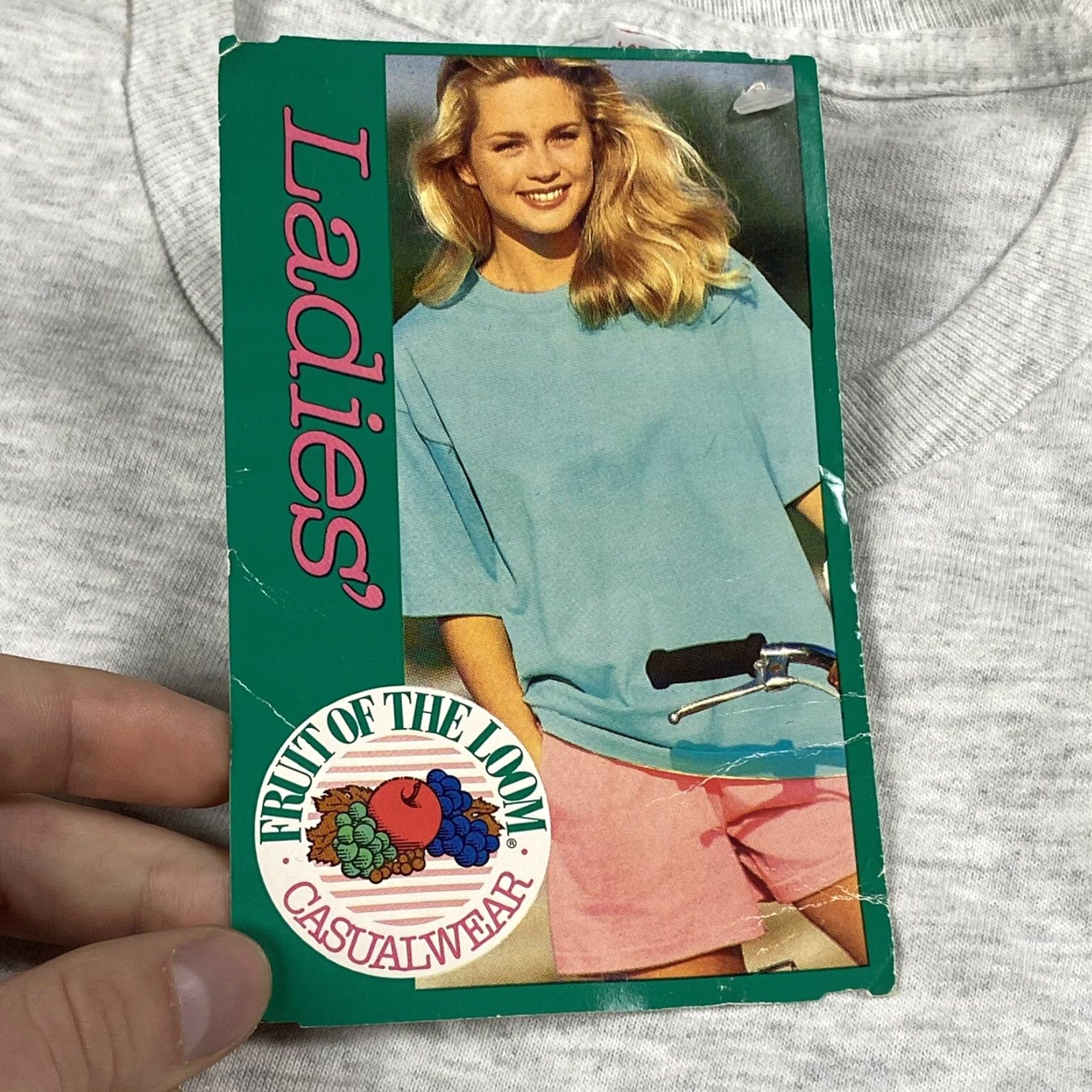 Fruit Of The Loom VINTAGE 1993 Fruit of the Loom Ladies T-Shirt Adult Medium Heather Gray Solid Short Sleeve Crew Neck Casual Winter Fall Spring Summer Size M / US 6-8 / IT 42-44 - 4 Thumbnail