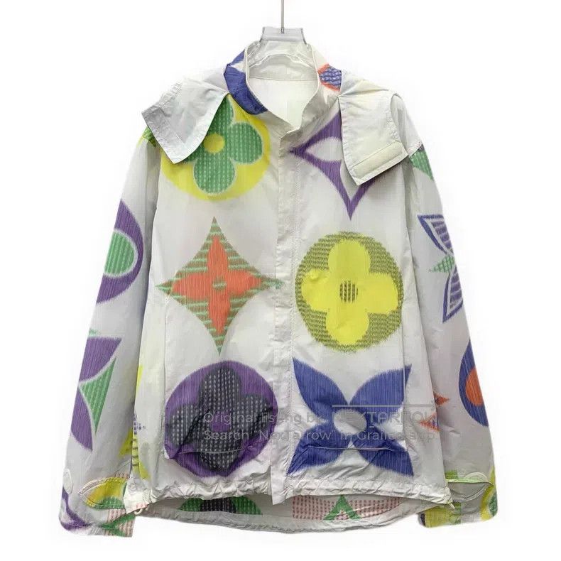 Louis Vuitton Louis Vuitton Multi-color large logo presbyopic hooded lon Size US S / EU 44-46 / 1 - 1 Thumbnail