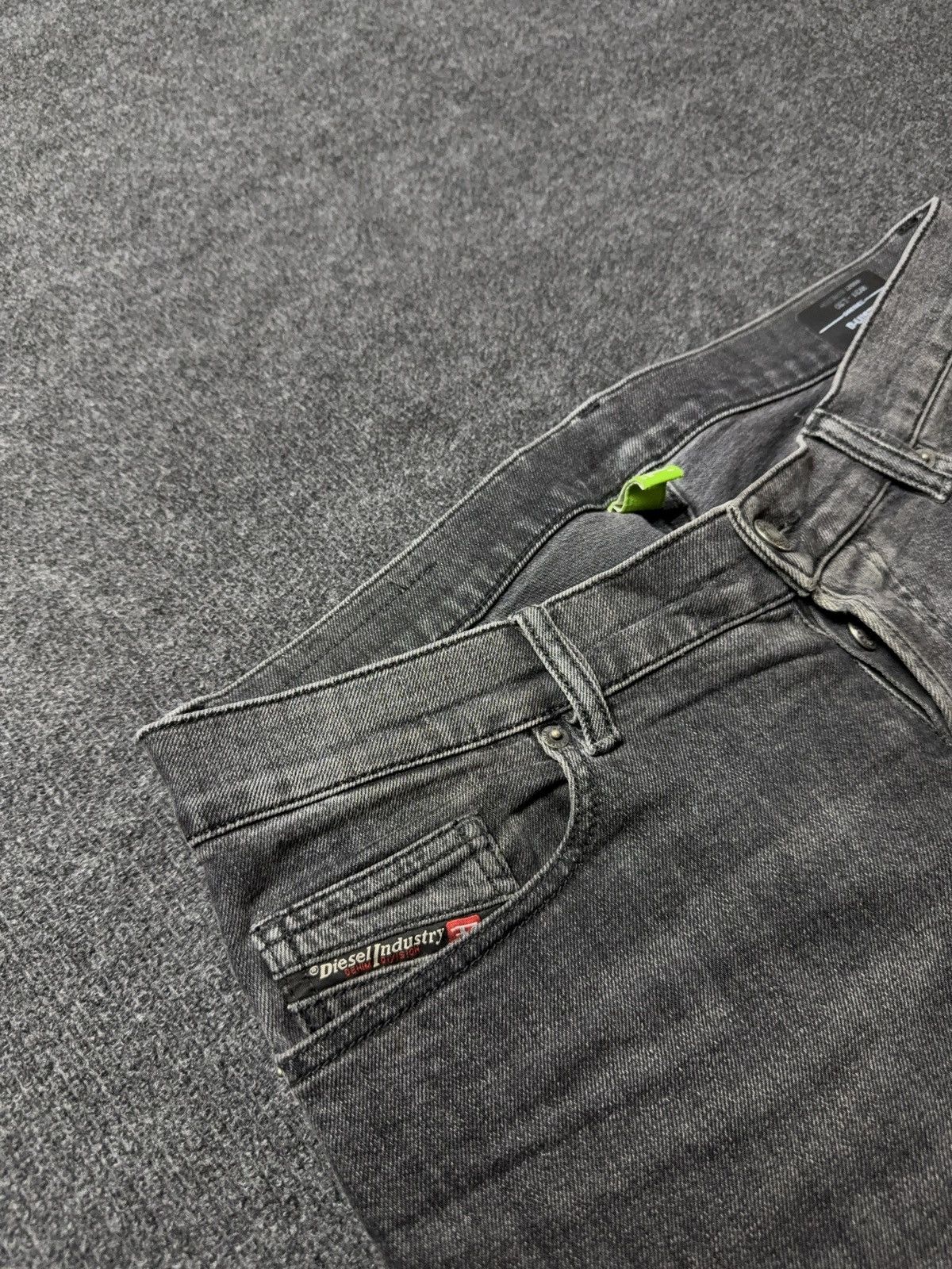 Diesel Luxury 00s Y2K Diesel D-Luster Black Slim Fit Stretch Jeans Size US 31 - 8 Thumbnail