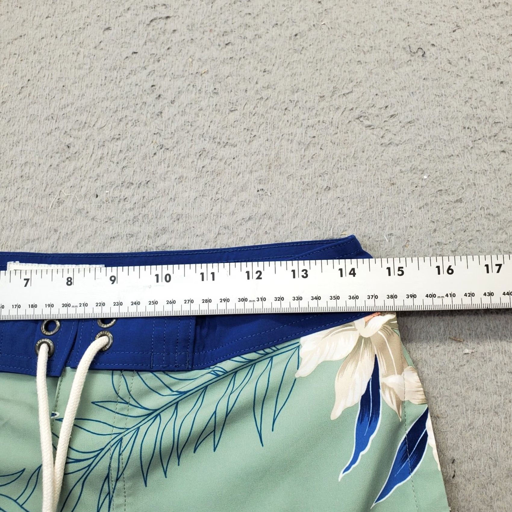 American Eagle Outfitters American Eagle Outfitters Board Shorts Mens XS Multicolor Floral Print Drawstring Logo EUC Size US 27 - 6 Thumbnail