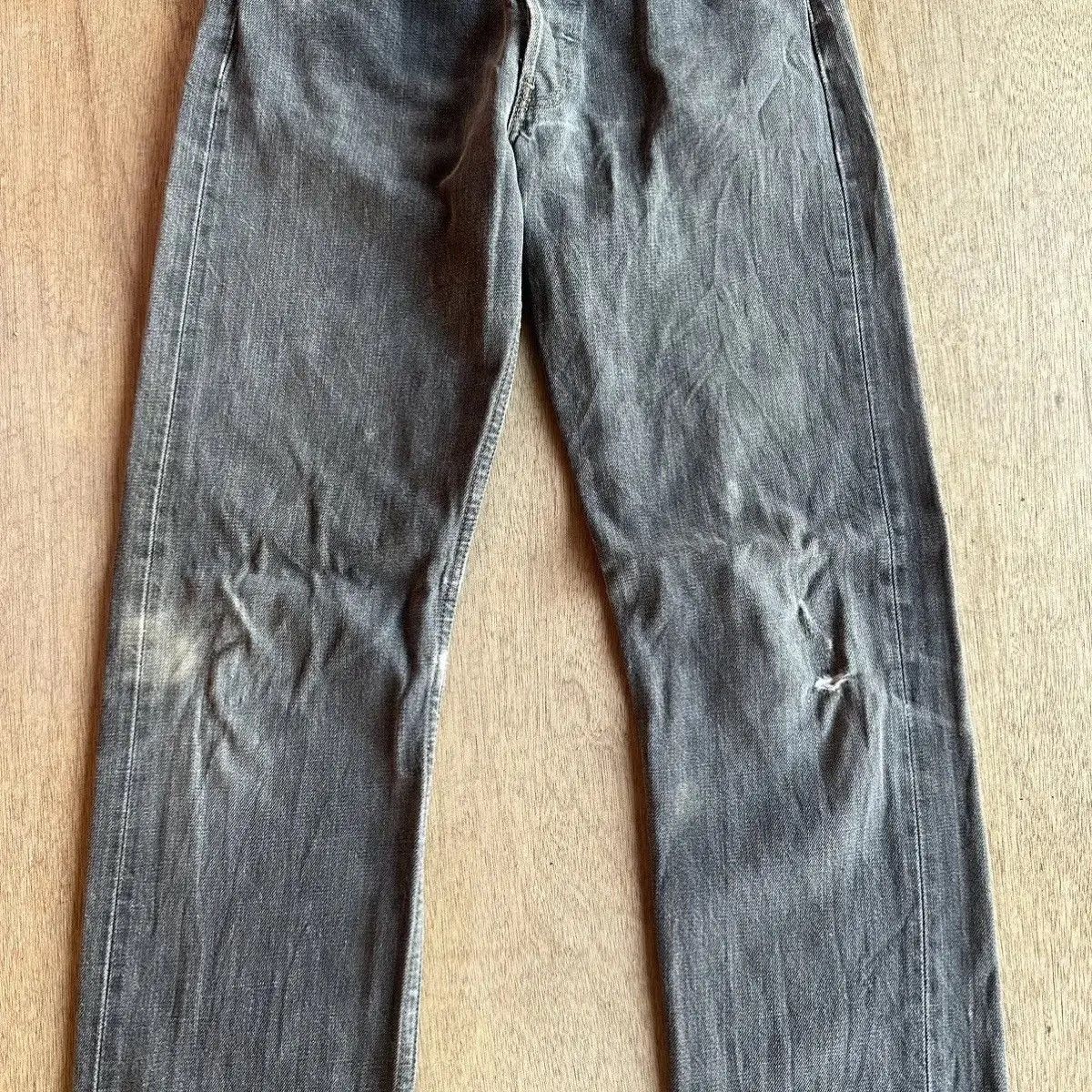 Levi's DISTRESSED DENIM VINTAGE LEVI’S 501 JEANS LEVIS PANTS W28L33 Size US 28 / EU 44 - 4 Thumbnail