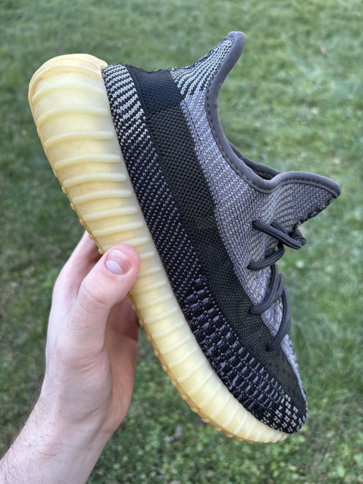 Adidas Adidas Yeezy Boost 350 V2 Carbon 2020 Size 10 Size US 10 / EU 43 - 1 Thumbnail
