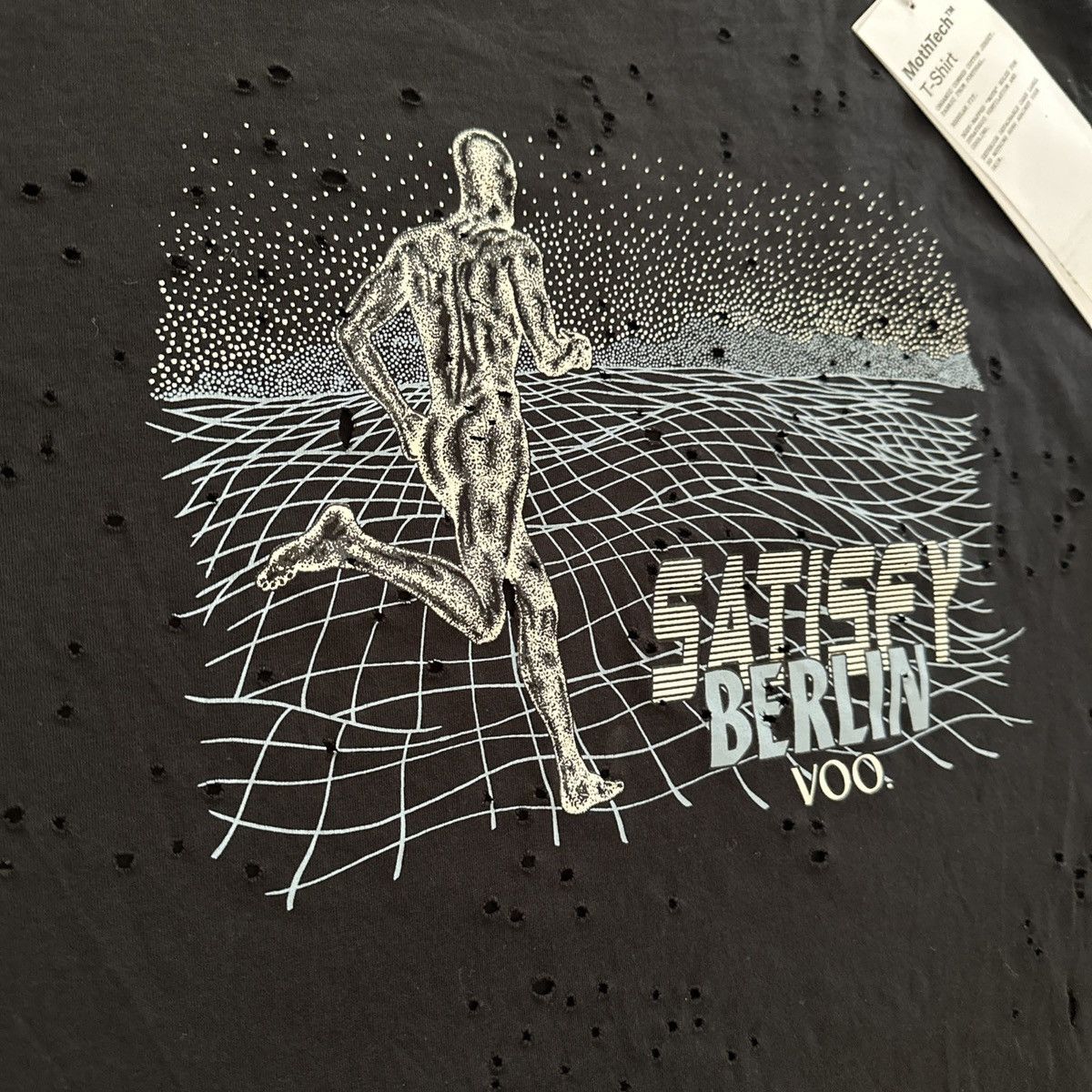 Satisfy Satisfy Running Berlin Marathon Mothtech Tee Voo Men’s Sz L Size US L / EU 52-54 / 3 - 2 Thumbnail