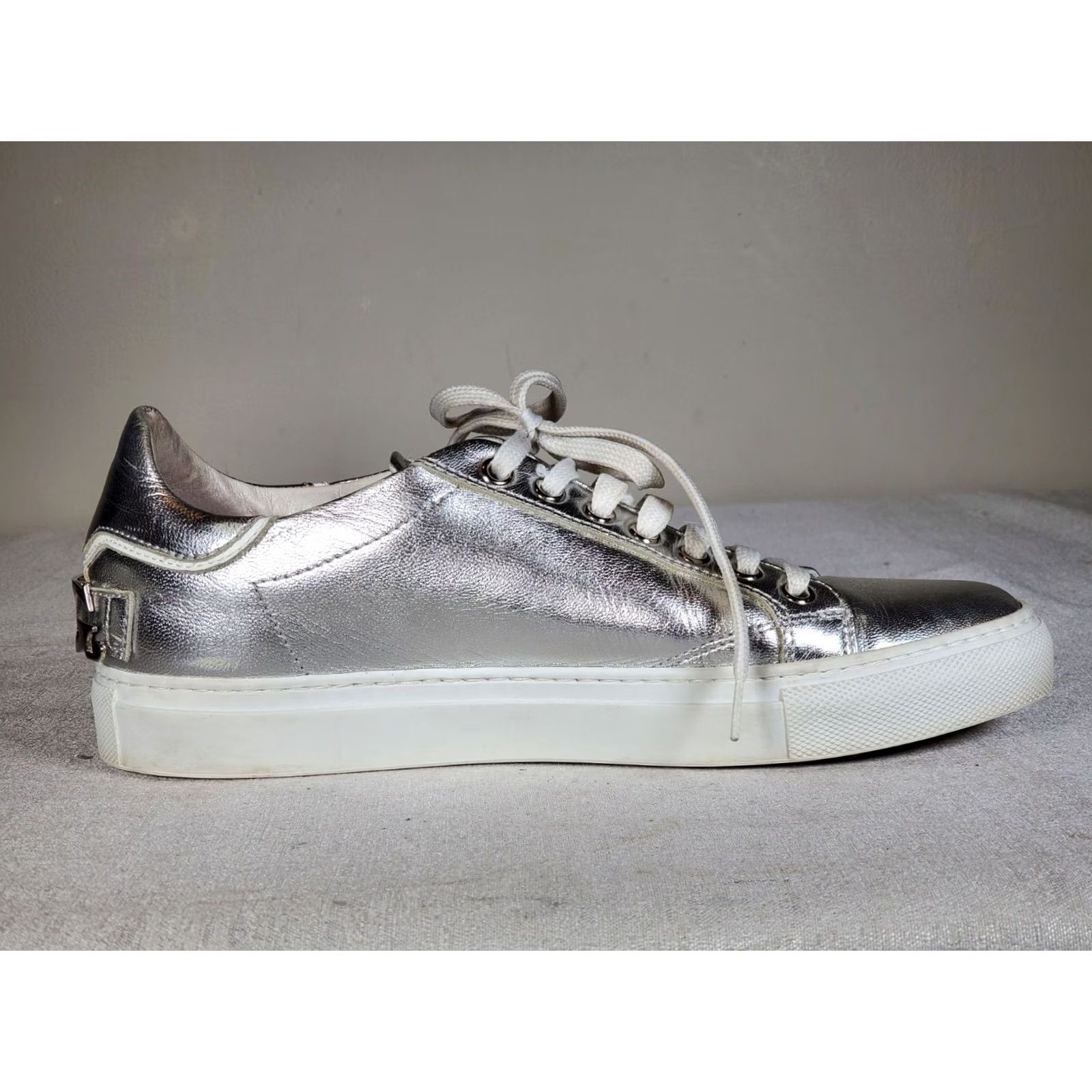 John Galliano John Galliano Paris Metallic Leather Low-Top Sneakers Silver Women's US 8 EU 38.5 Leather Lining Micro Logo Initials Italy Shoes Sneaker Athletic Size US 8 / IT 38 - 5 Thumbnail