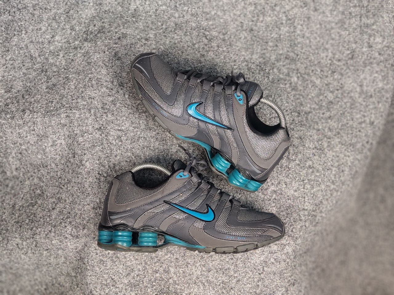 Nike Vintage Nike Shox NZ Cool Grey Cyber Y2K Style Sneakers Size US 7 / IT 37 - 9 Thumbnail