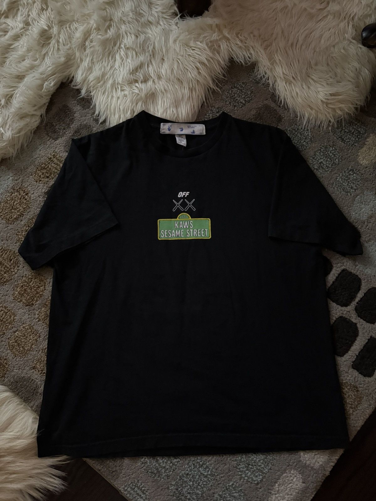 Kaws × Uniqlo 2013 Off-White x Kaws T-Shirt Size US XL / EU 56 / 4 - 1 Thumbnail