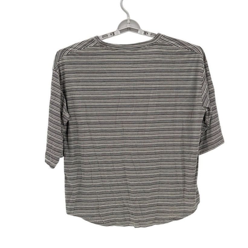 Athleta Athleta Cloudlight Stratus Striped T-shirt V-neck 1X Size XL / US 12-14 / IT 48-50 - 2 Thumbnail