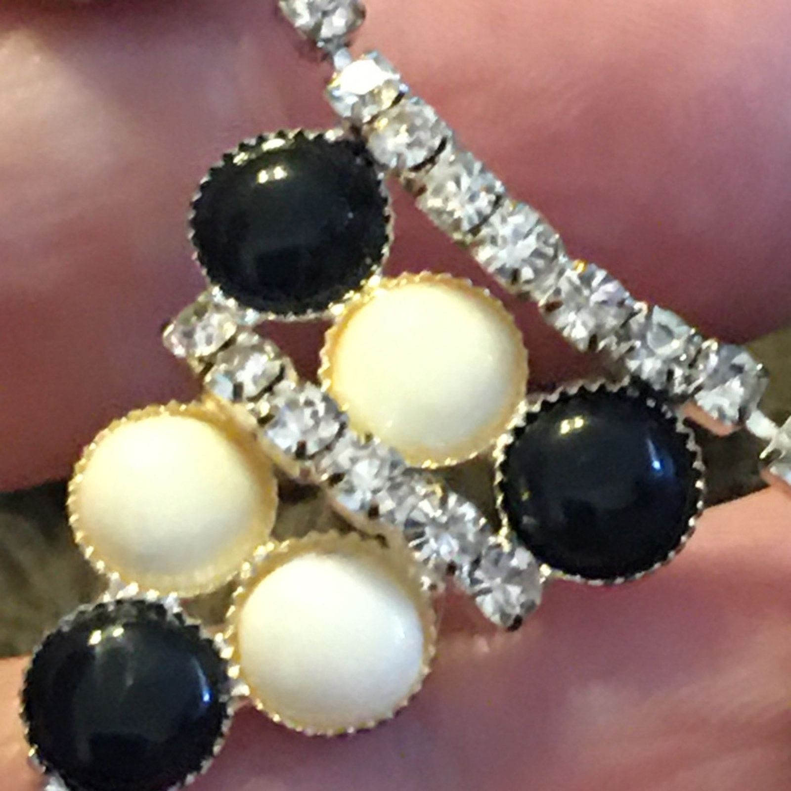 Vintage Vintage black & cream enamel rhinestone necklace Size ONE SIZE - 9 Thumbnail