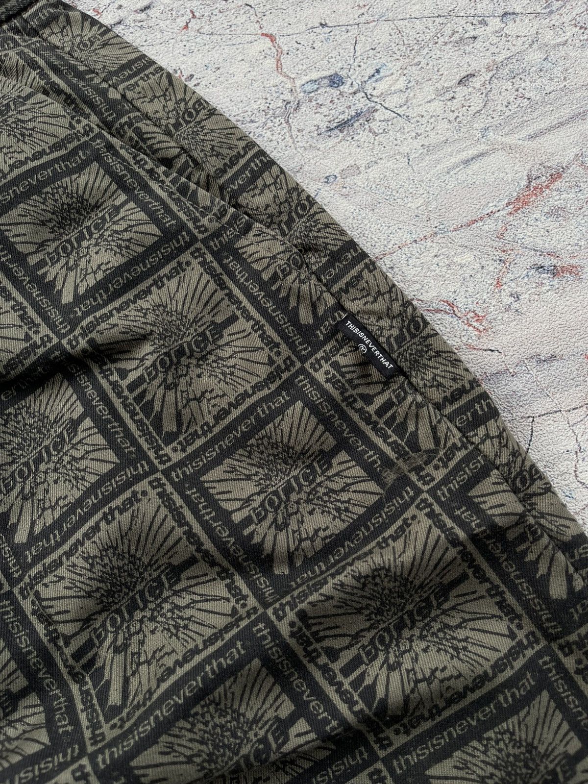 thisisneverthat Thisisneverthat all over print police pants Size US 31 - 5 Thumbnail