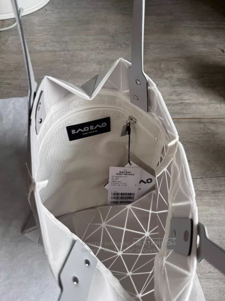 Issey Miyake Issey Miyake Six-Grid Bag, Snow White Size ONE SIZE - 7 Thumbnail