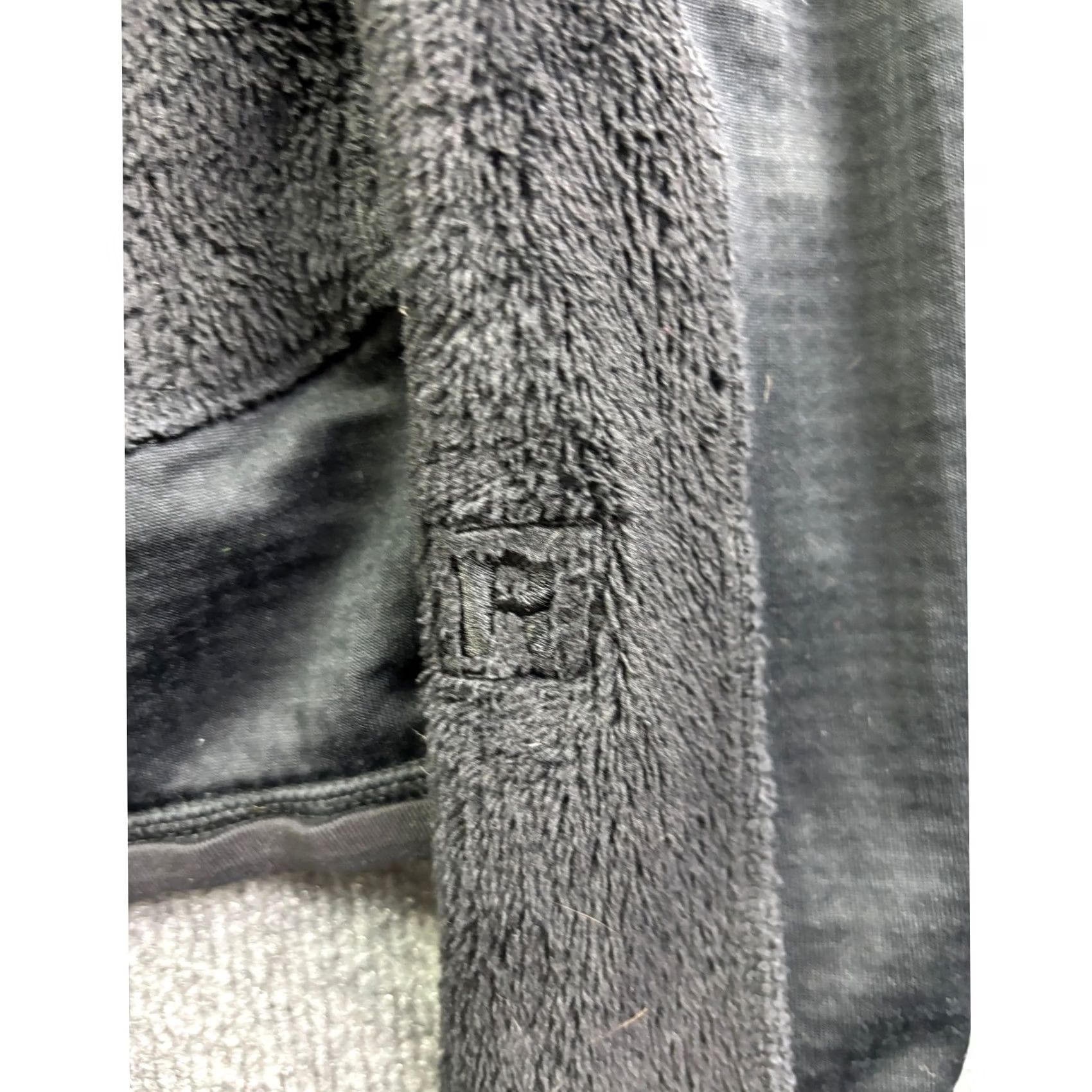Patagonia Patagonia Jacket Womens M Black R2 Regulator Fleece Full Zip Mid-Length Zipper Pockets Thermal All Seasons Size M / US 6-8 / IT 42-44 - 6 Thumbnail