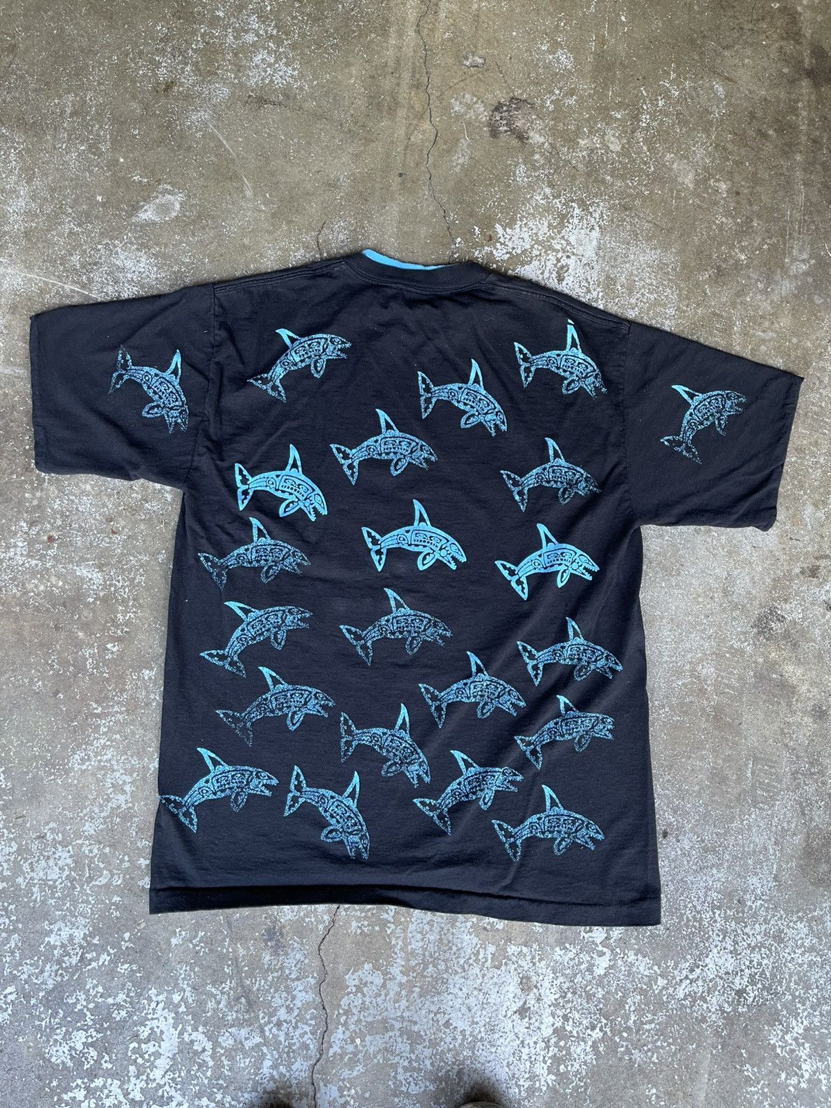 Vintage Vintage 90s All Over Print Orca Whale Shirt Size US L / EU 52-54 / 3 - 2 Thumbnail