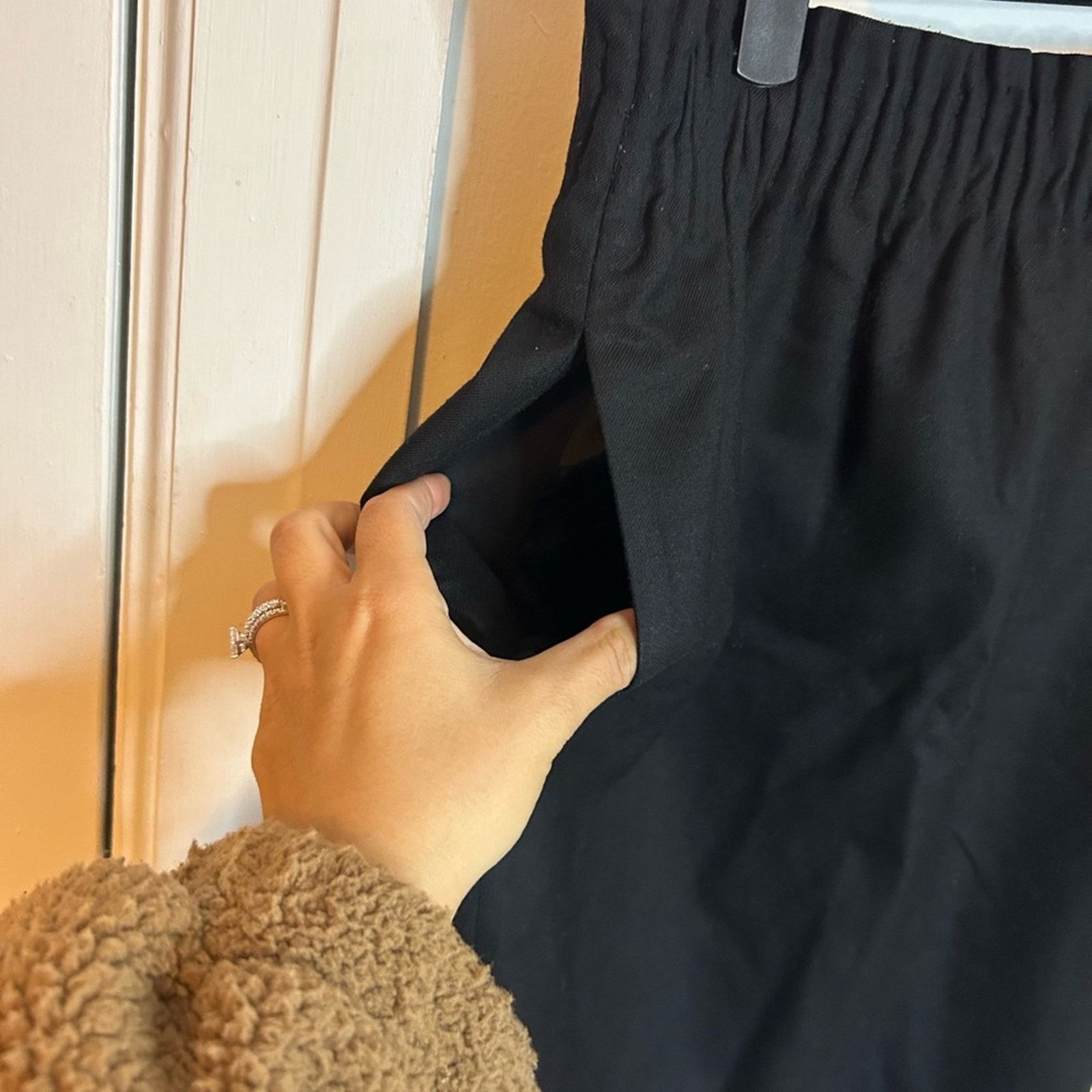 J.Crew J.Crew Classic Black Wool Paperbag Mini Skirt Size 28" / US 6 / IT 42 - 4 Thumbnail