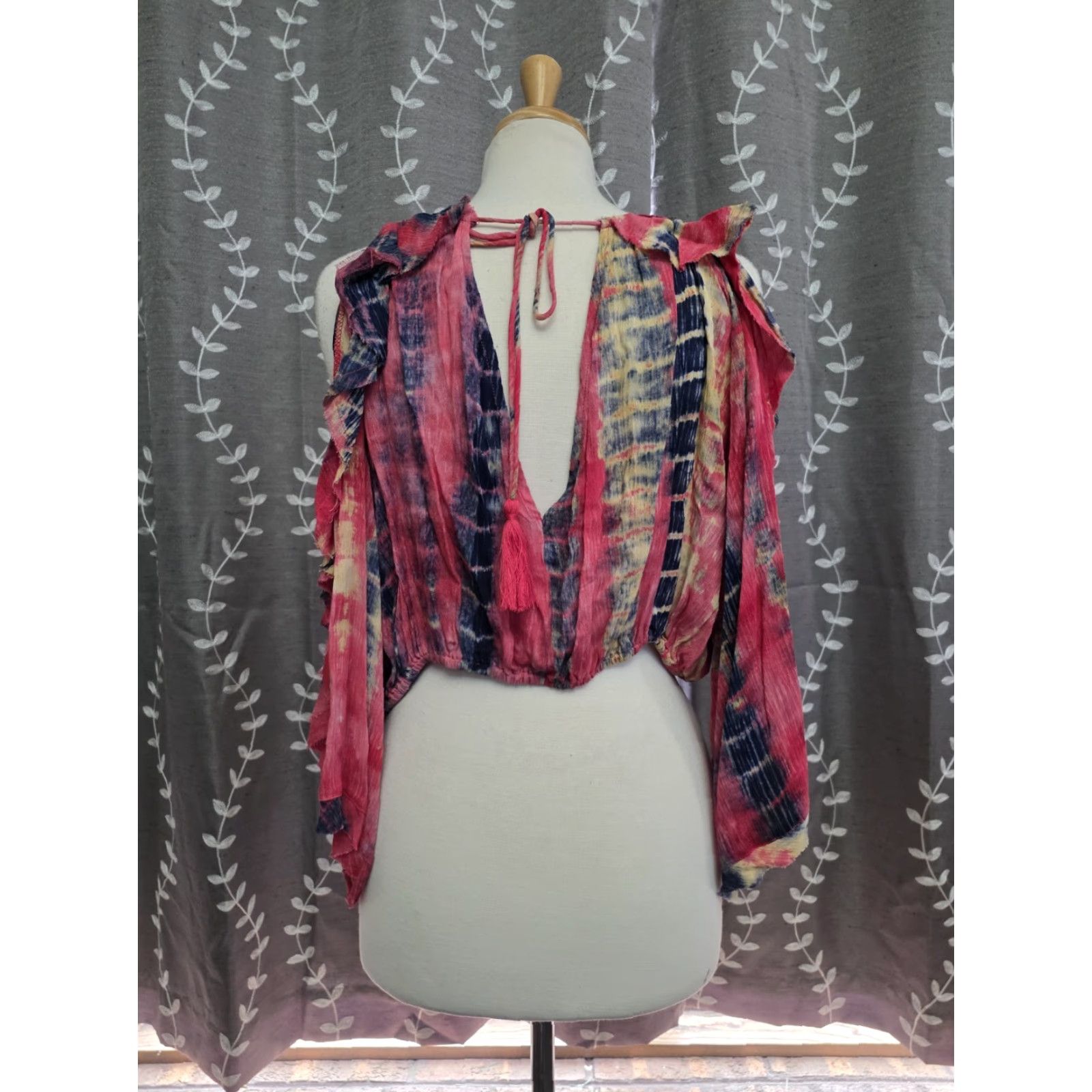 Vintage VINTAGE Shop Neighbor Cropped Blouse Shirt Womens Tie Dye Pink 3/4 Sleeve V-Neck Bell Ruffle Tassel Boho Beach Hippie Summer Spring Fall Size S / US 4 / IT 40 - 3 Thumbnail