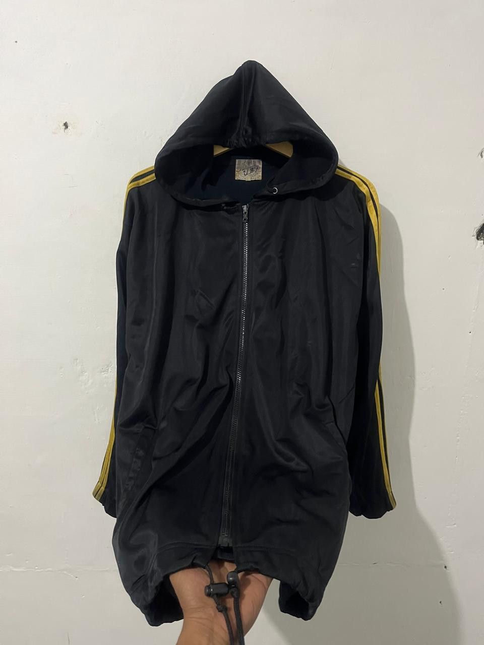 20471120 Vintage U.B.F Track Jacket Striped Y2K style Size US XL / EU 56 / 4 - 2 Thumbnail