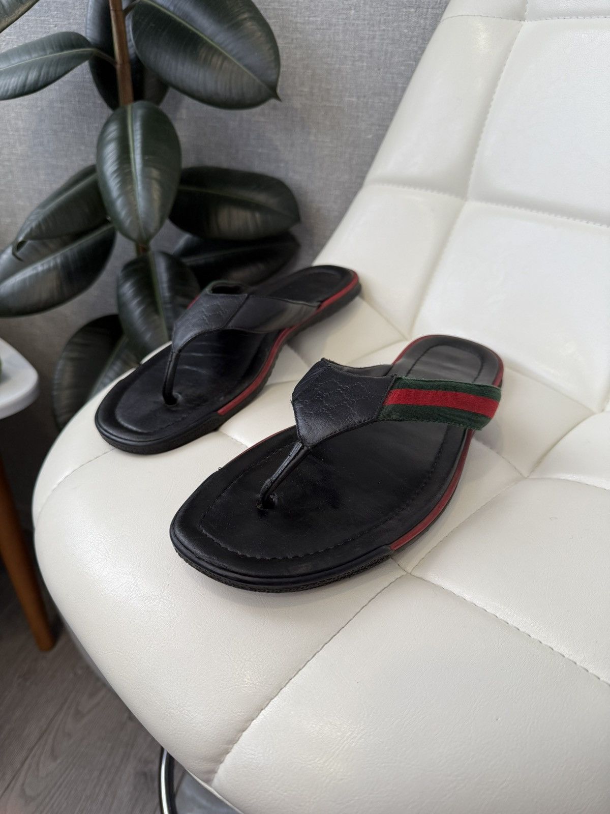 サンダル Gucci Leather Slides With All-Over Gg Motif Gucci Leather Slides With All-Over Gg Motif | Grailed