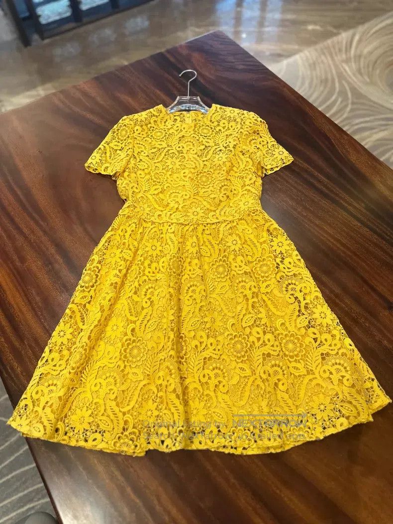 Valentino Valentino Yellow lace dress Size S / US 4 / IT 40 - 3 Thumbnail