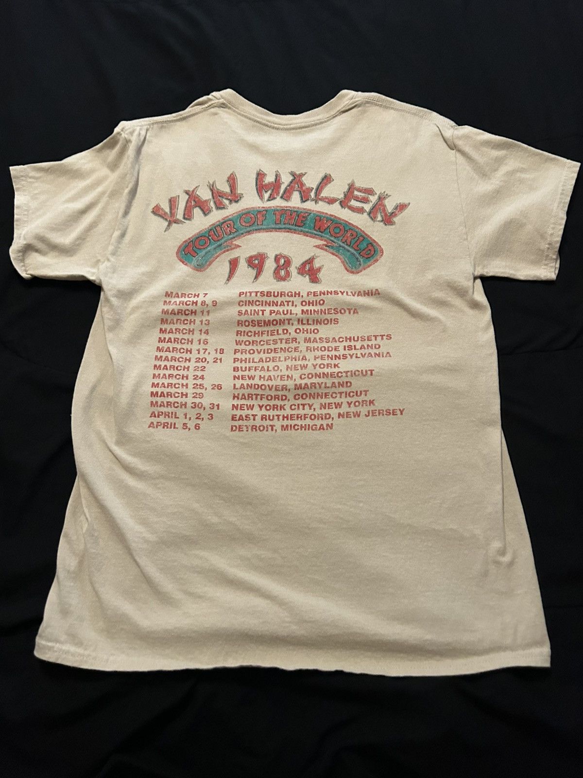 Band Tees VAN HALEN 1984 TOUR OF THE WORLD Size US M / EU 48-50 / 2 - 2 Thumbnail
